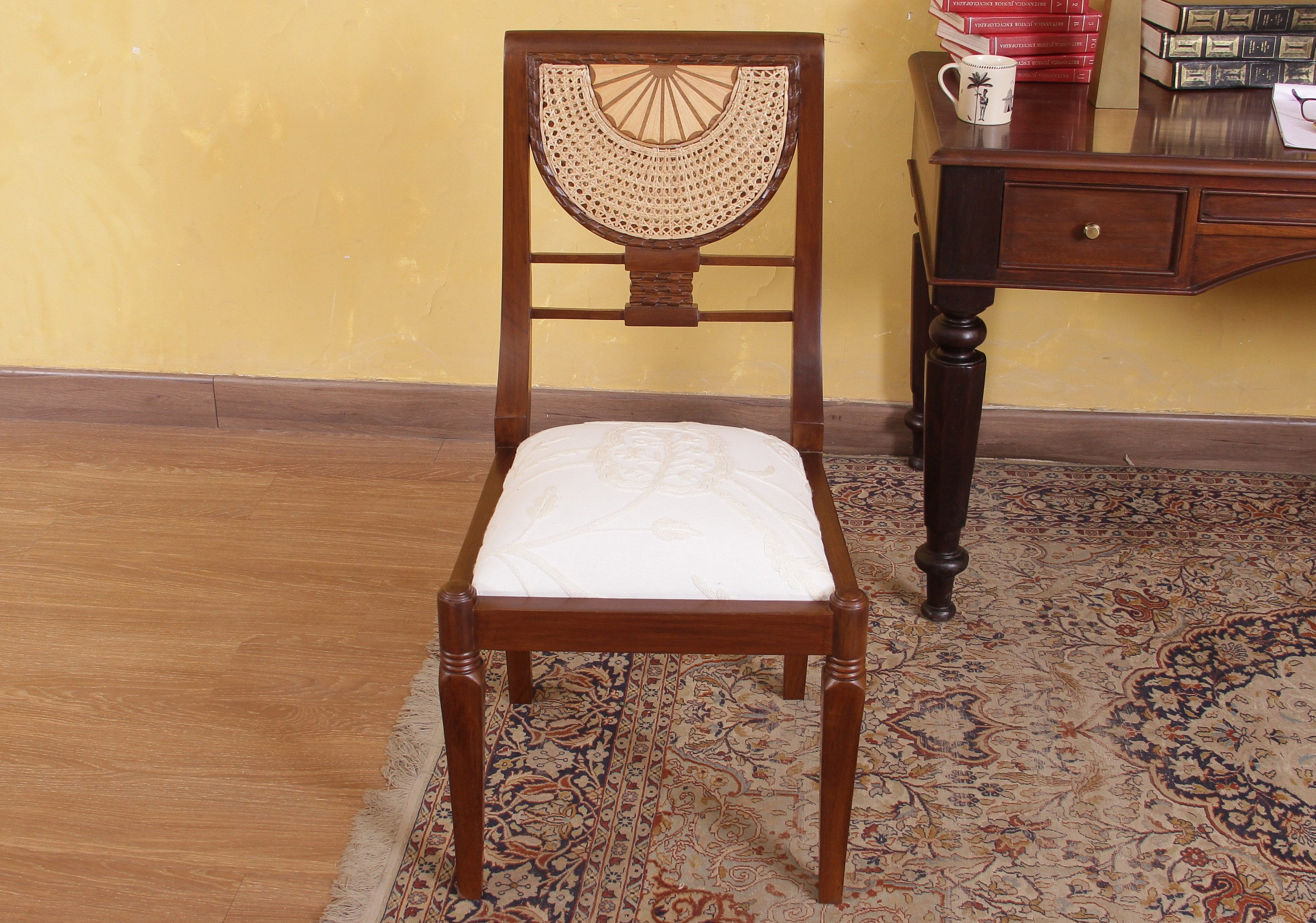 Everett Chair