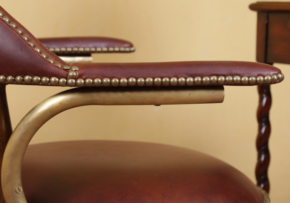 Leon Chair