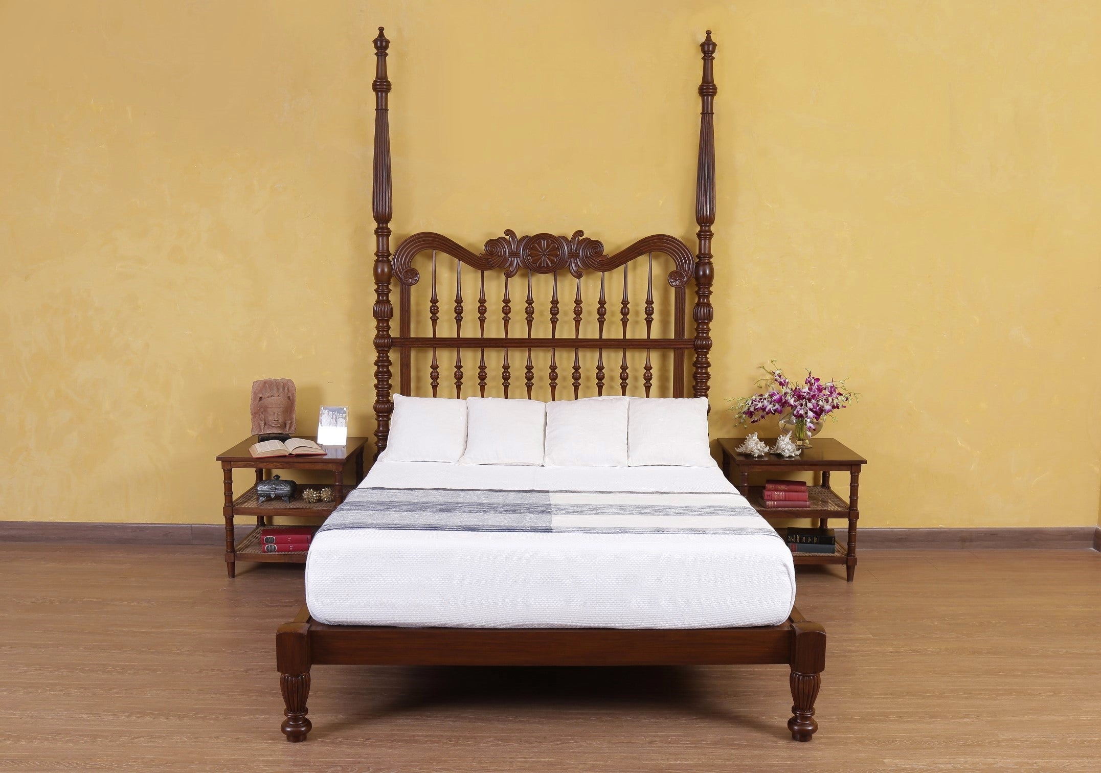 Jan Two Poster Bed