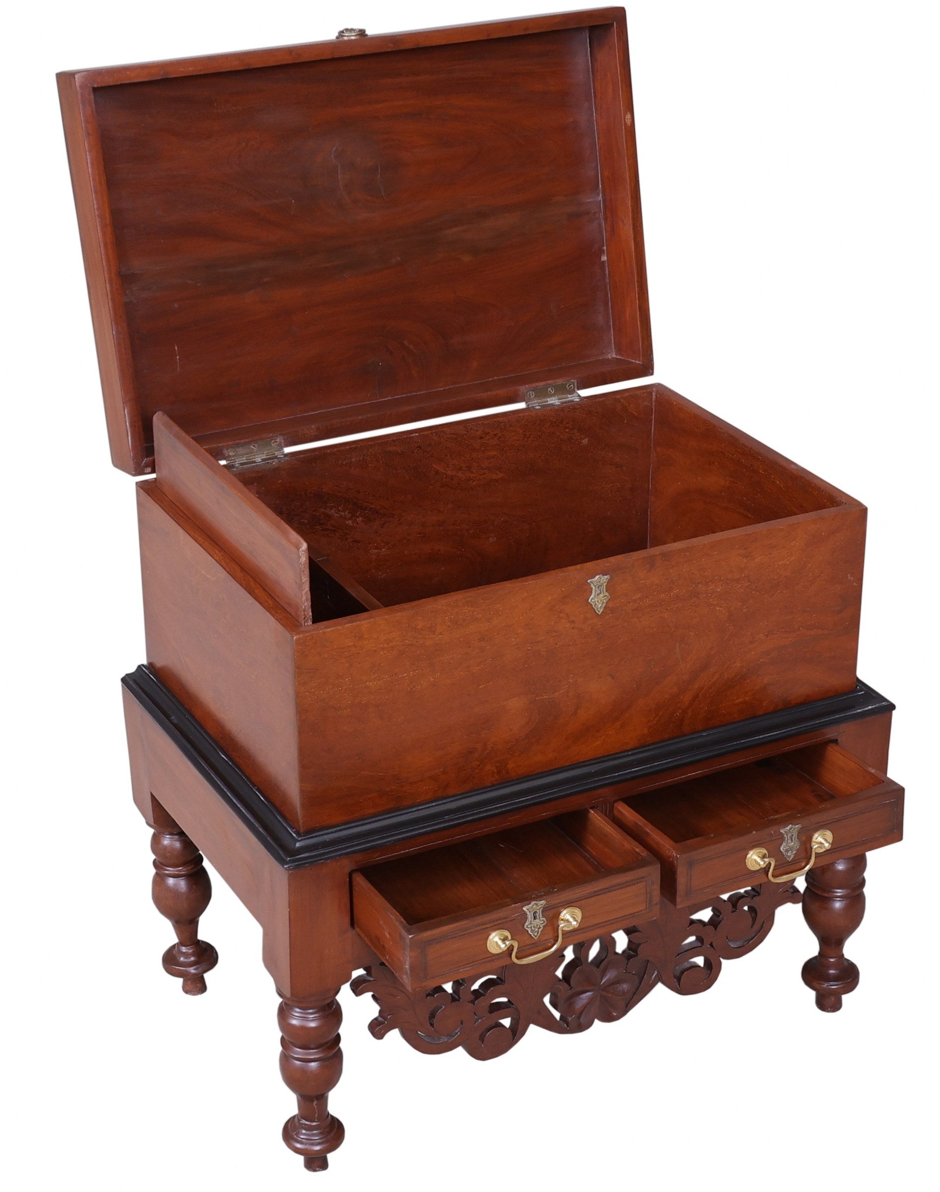 Brugel antique Chest