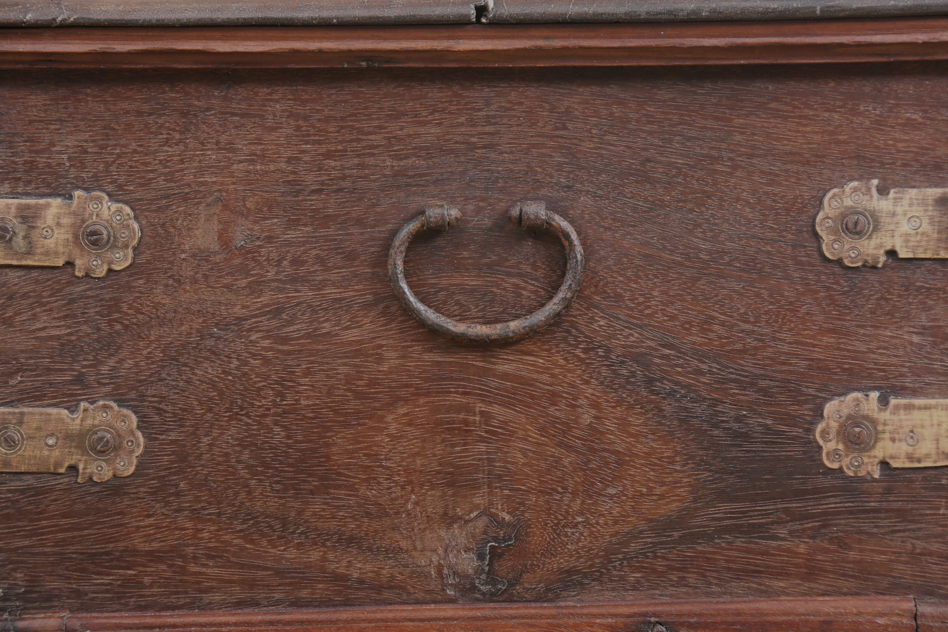 Rainham Antique Chest