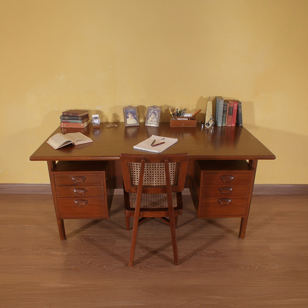 Wilberforce Desk