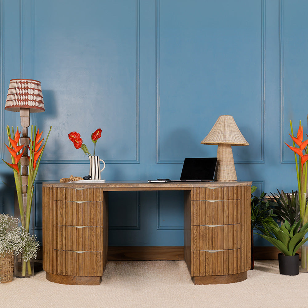 Dunkel Desk