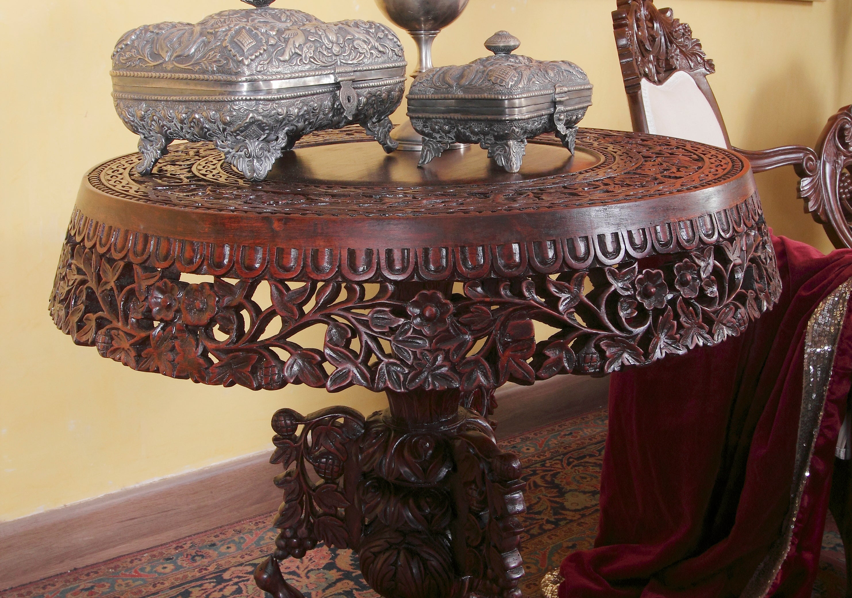 Highbury Table