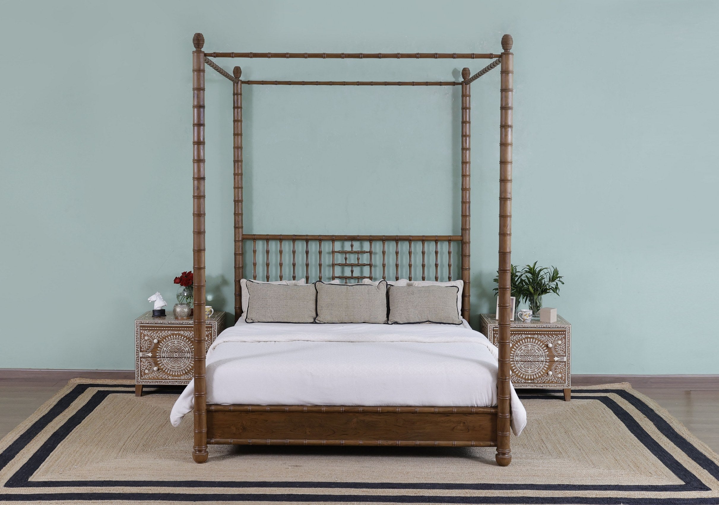 Geary Poster Bed