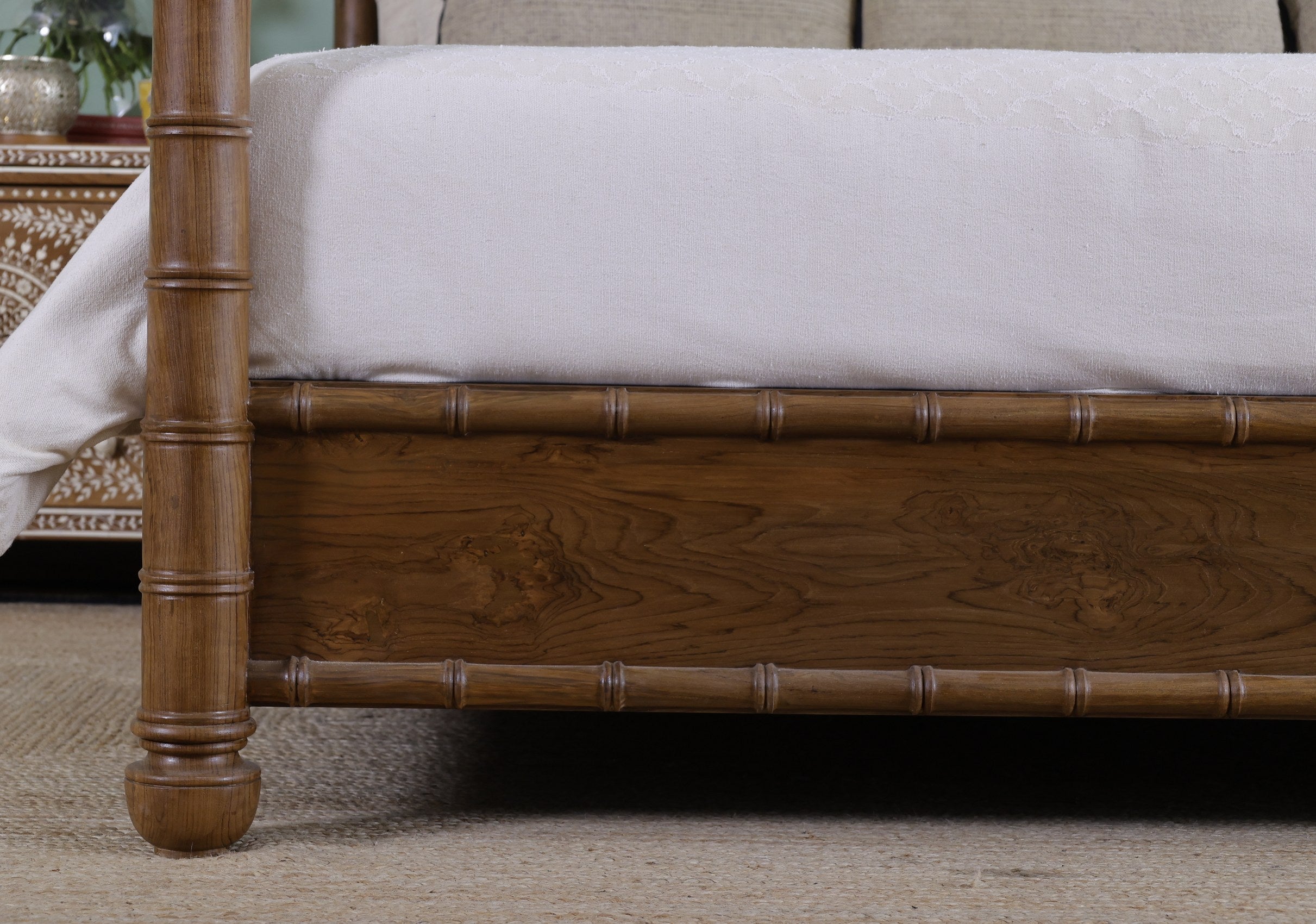 Geary Poster Bed