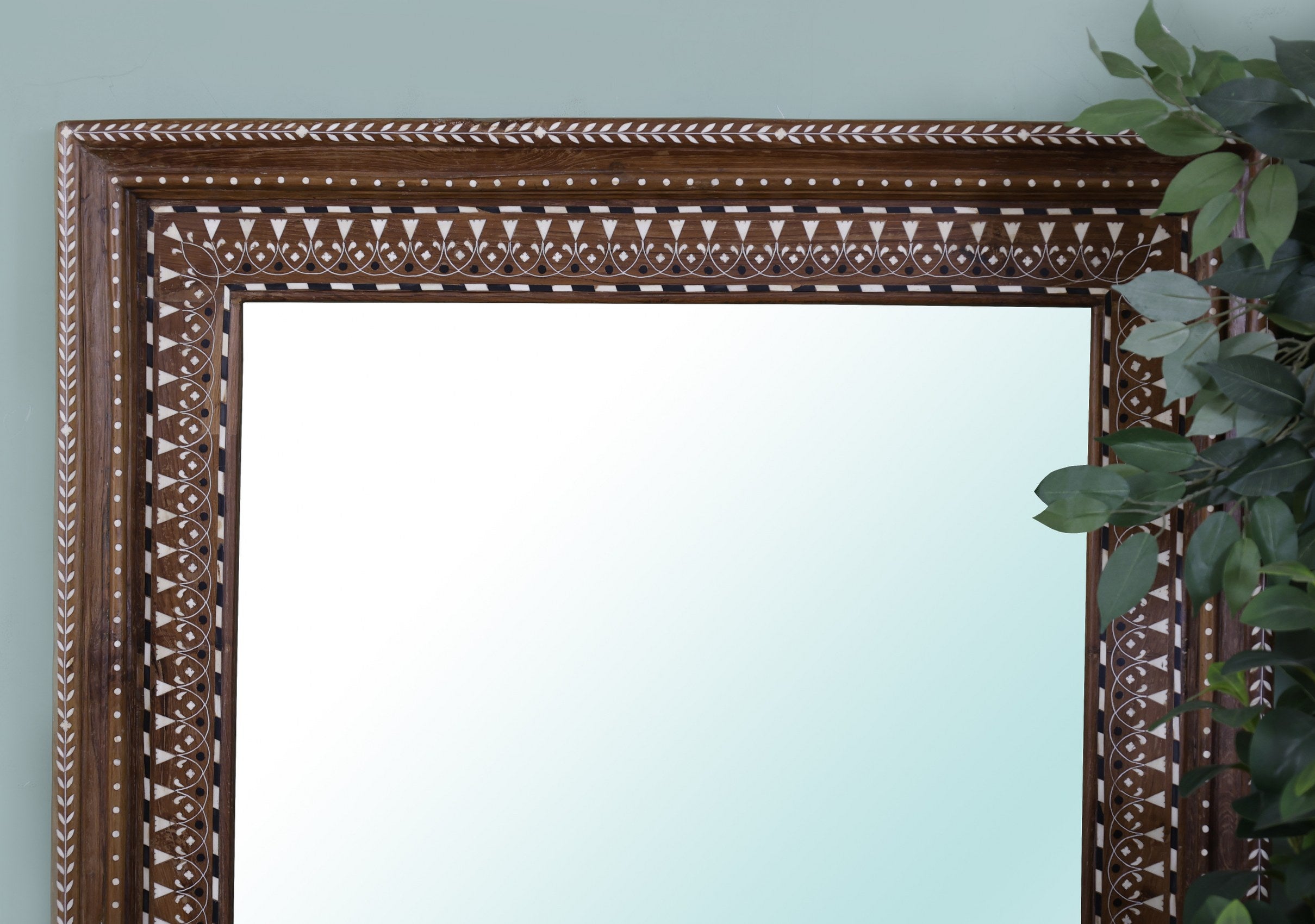 Raynor Mirror Frame