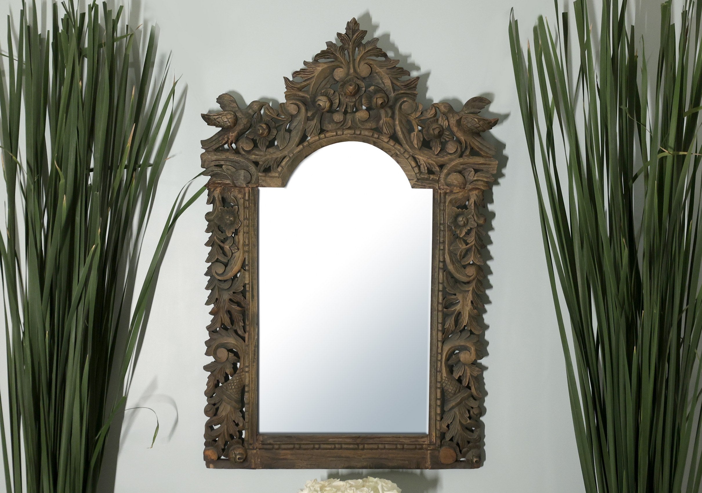 Genero Mirror Frame