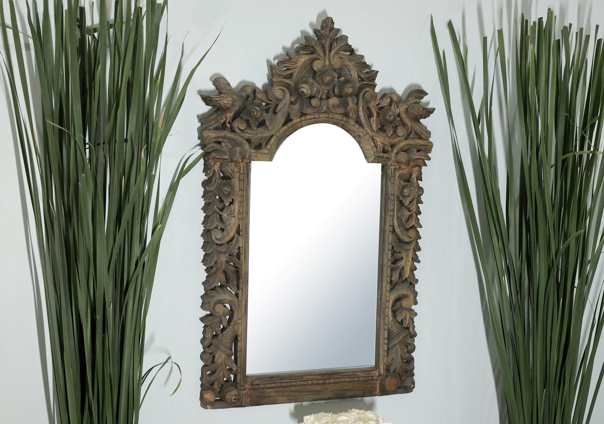 Genero Mirror Frame