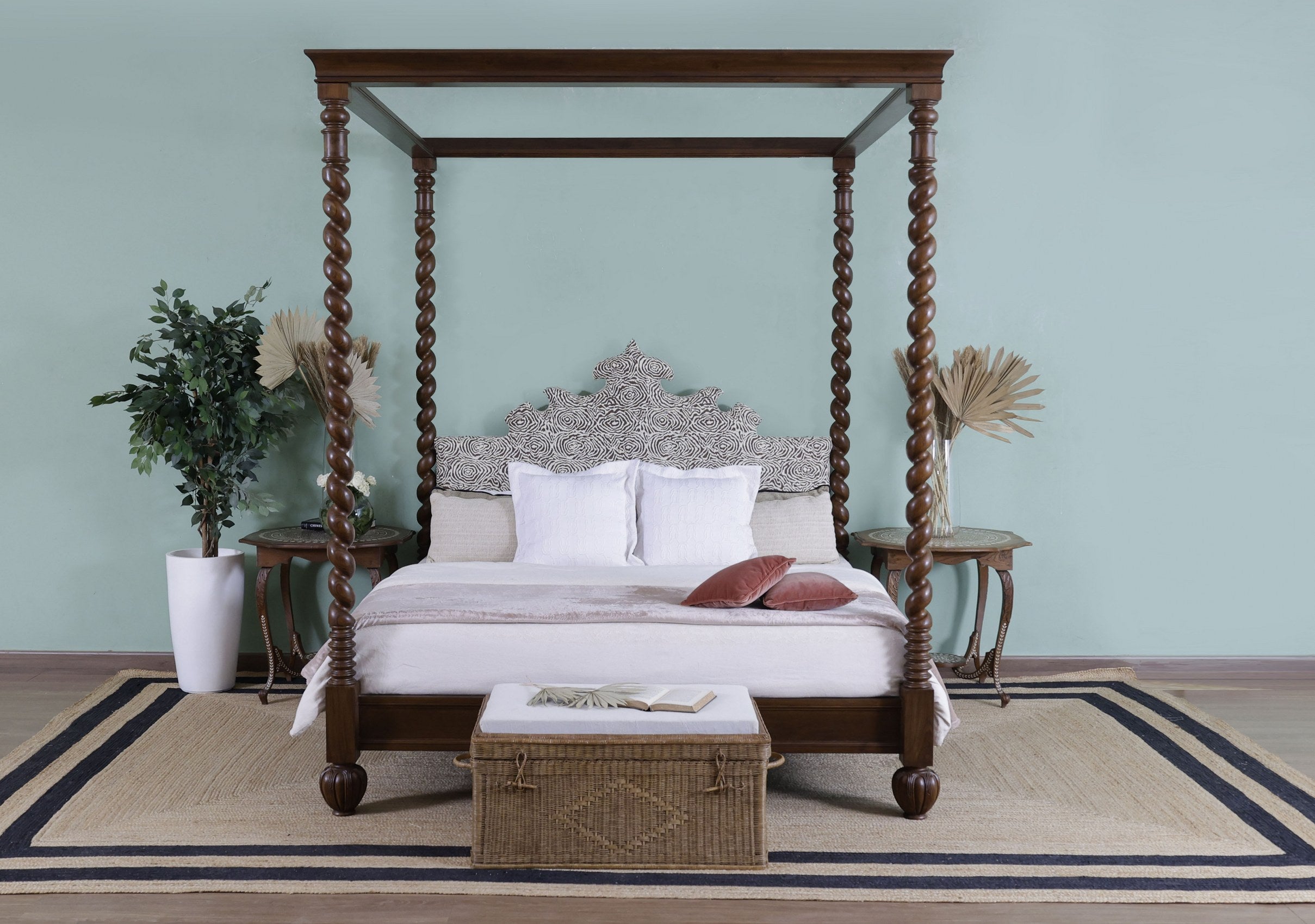 Welton Poster Bed
