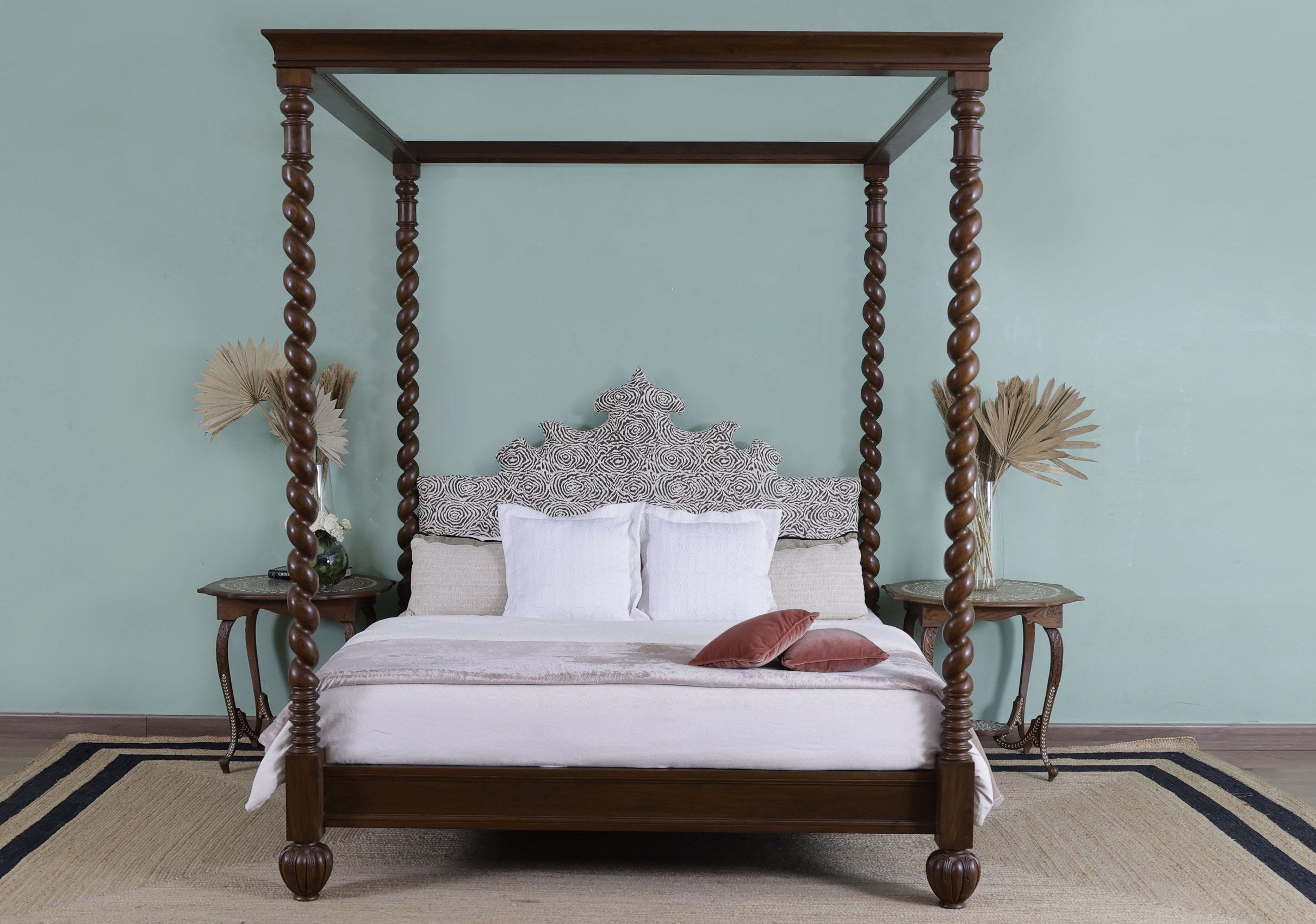 Welton Poster Bed