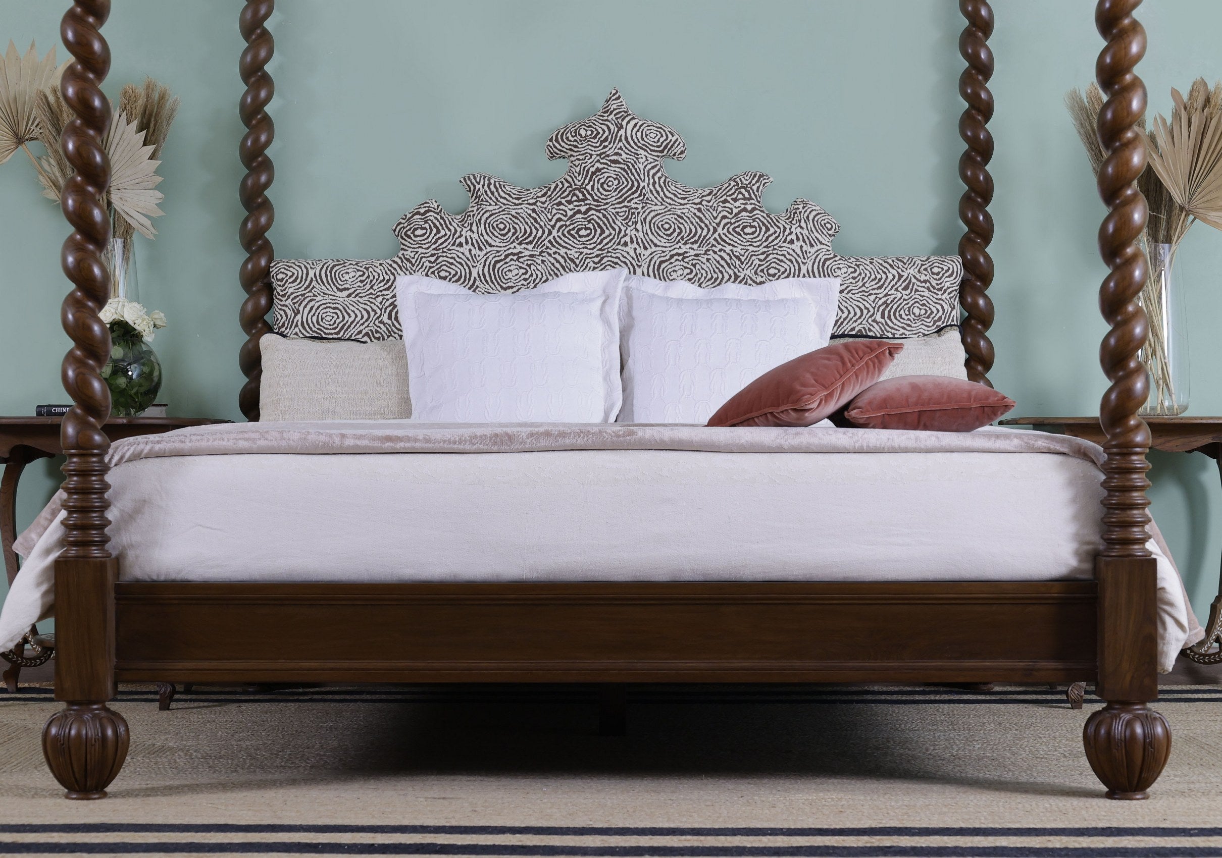 Welton Poster Bed