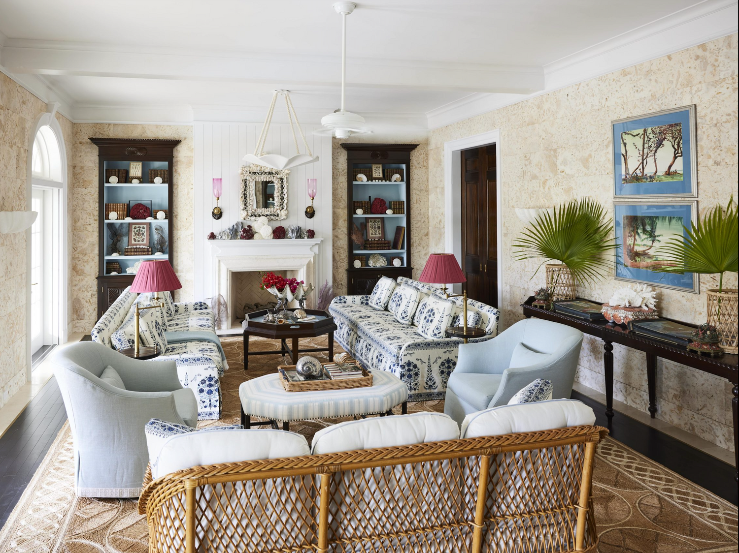 Armchairs and Accent Chairs for your Living Room