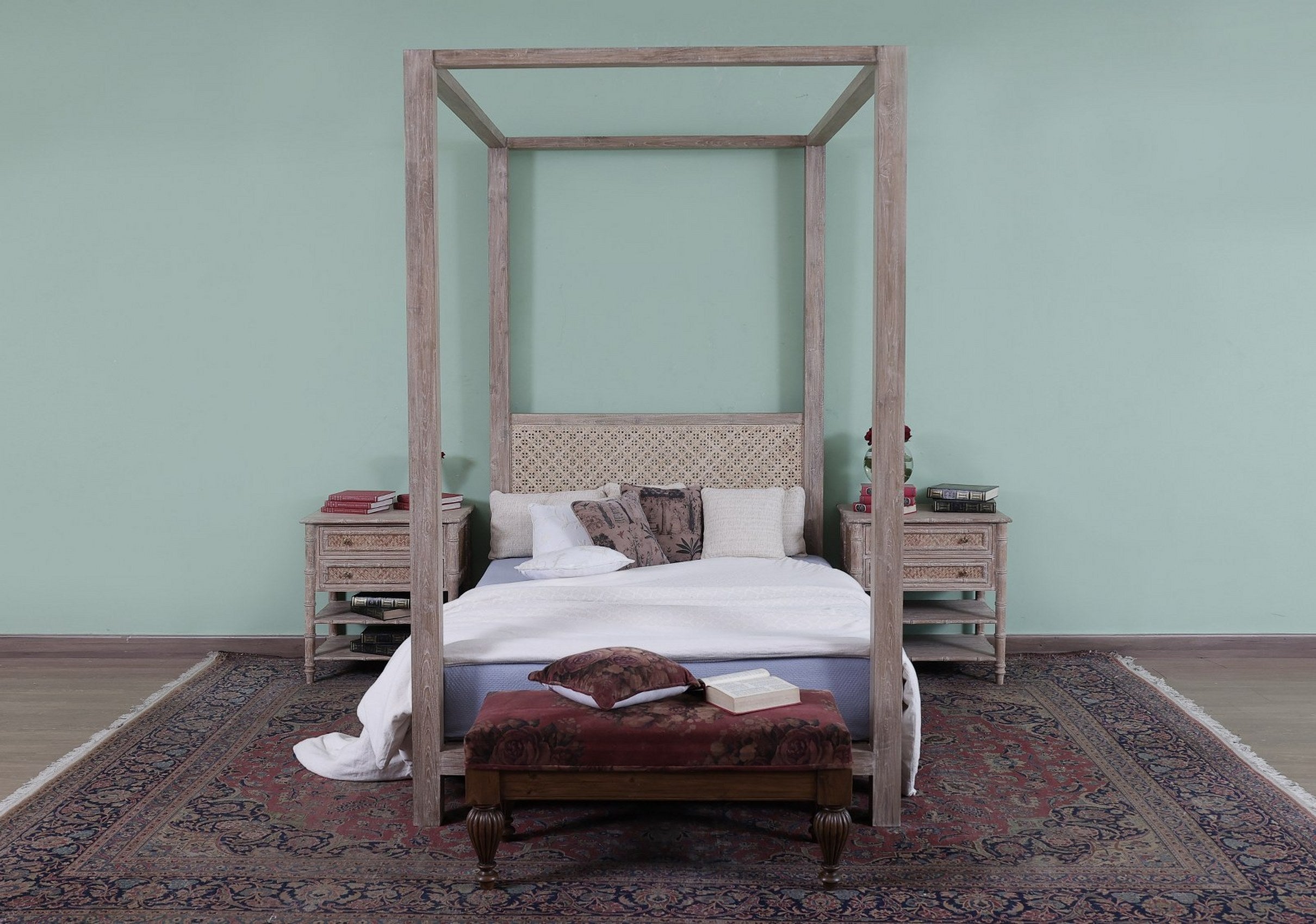 Hamilton Poster Bed