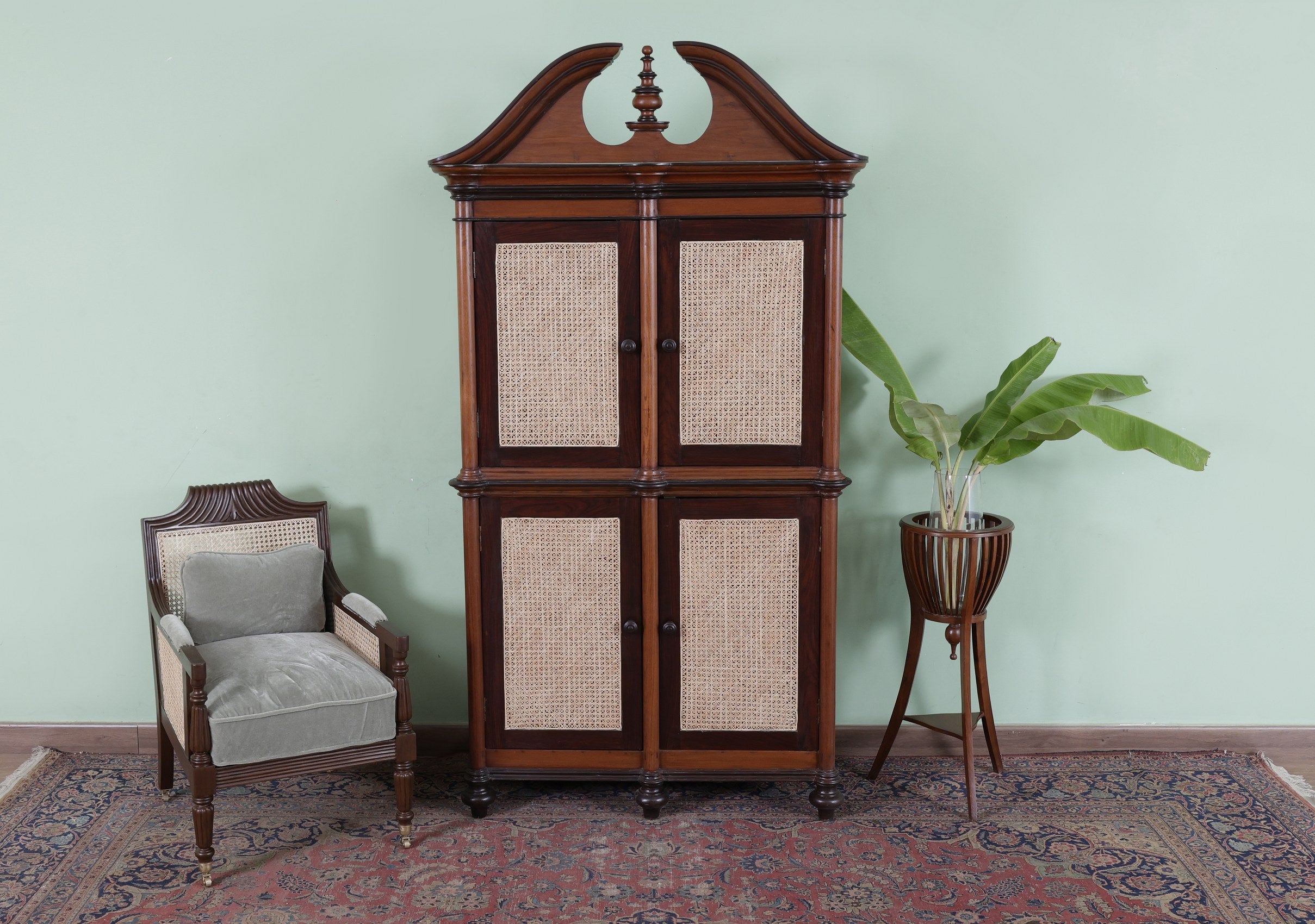 Nicolay Armchair