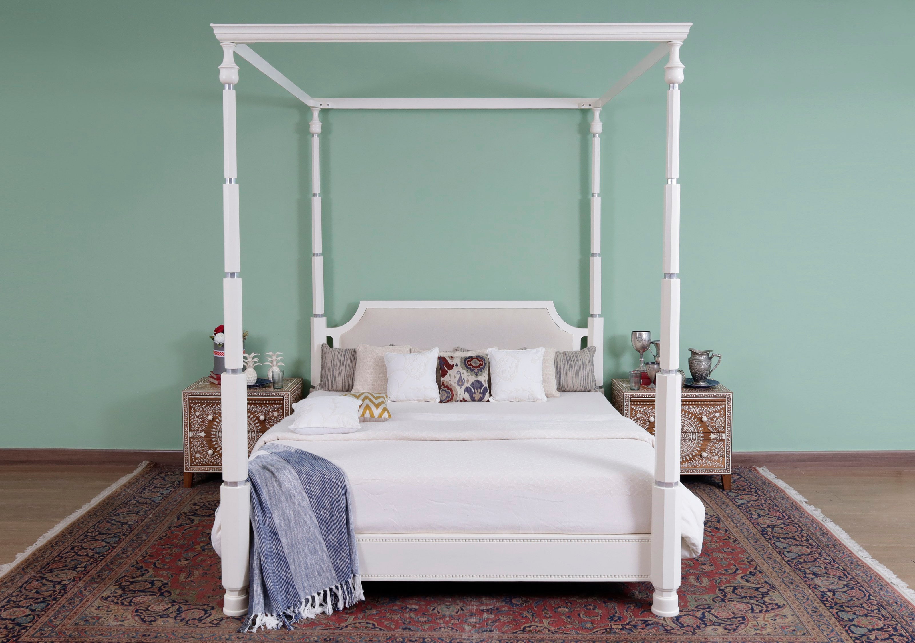 Wakefield Poster Bed