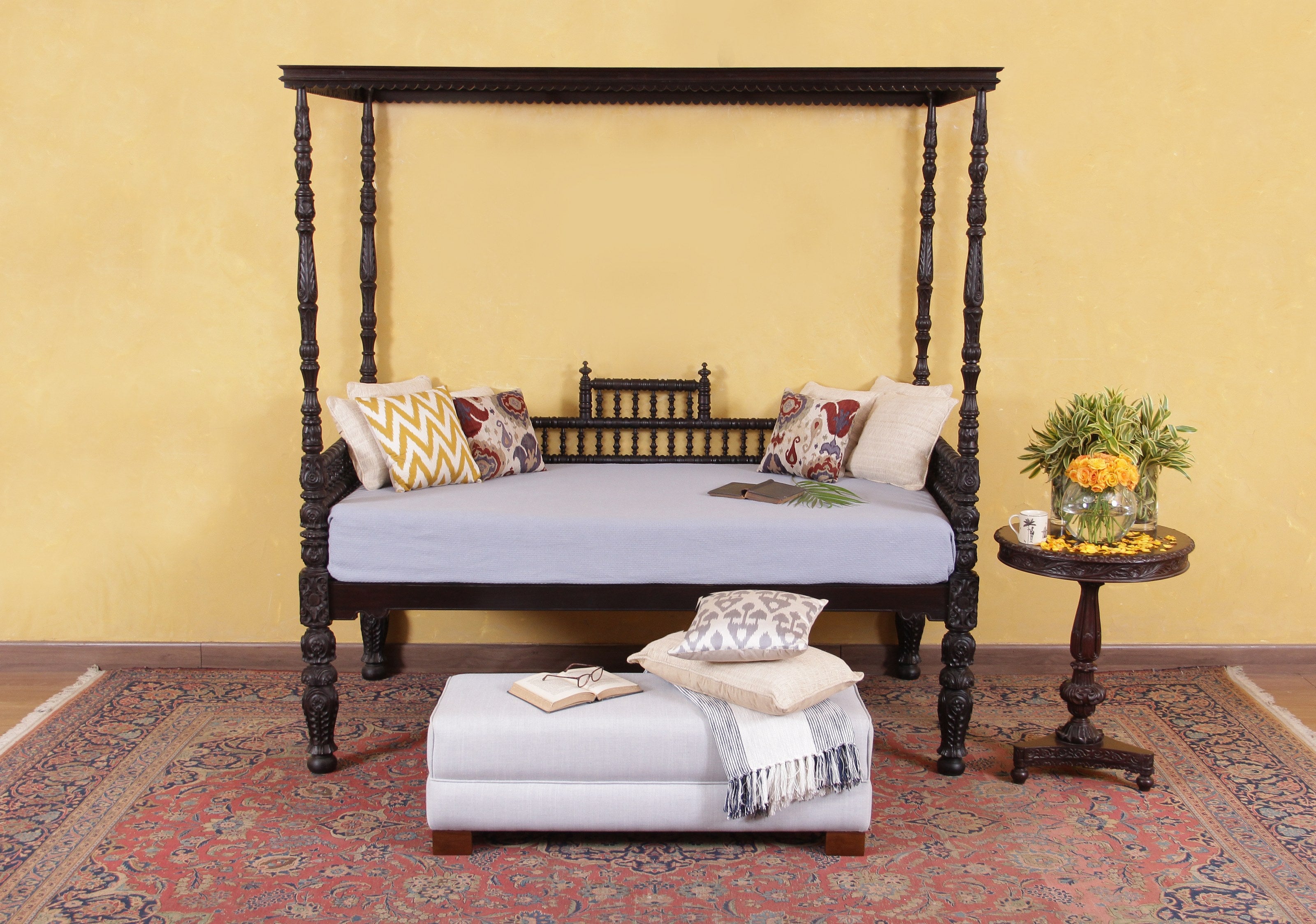 Abingdon Antique Day Bed