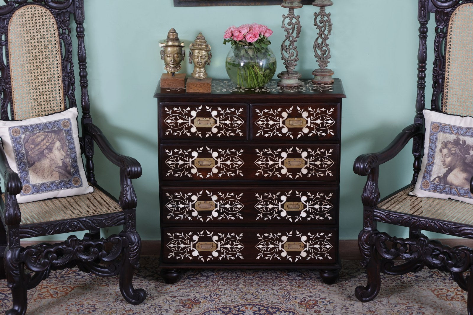 Gysbort Chest of Drawers