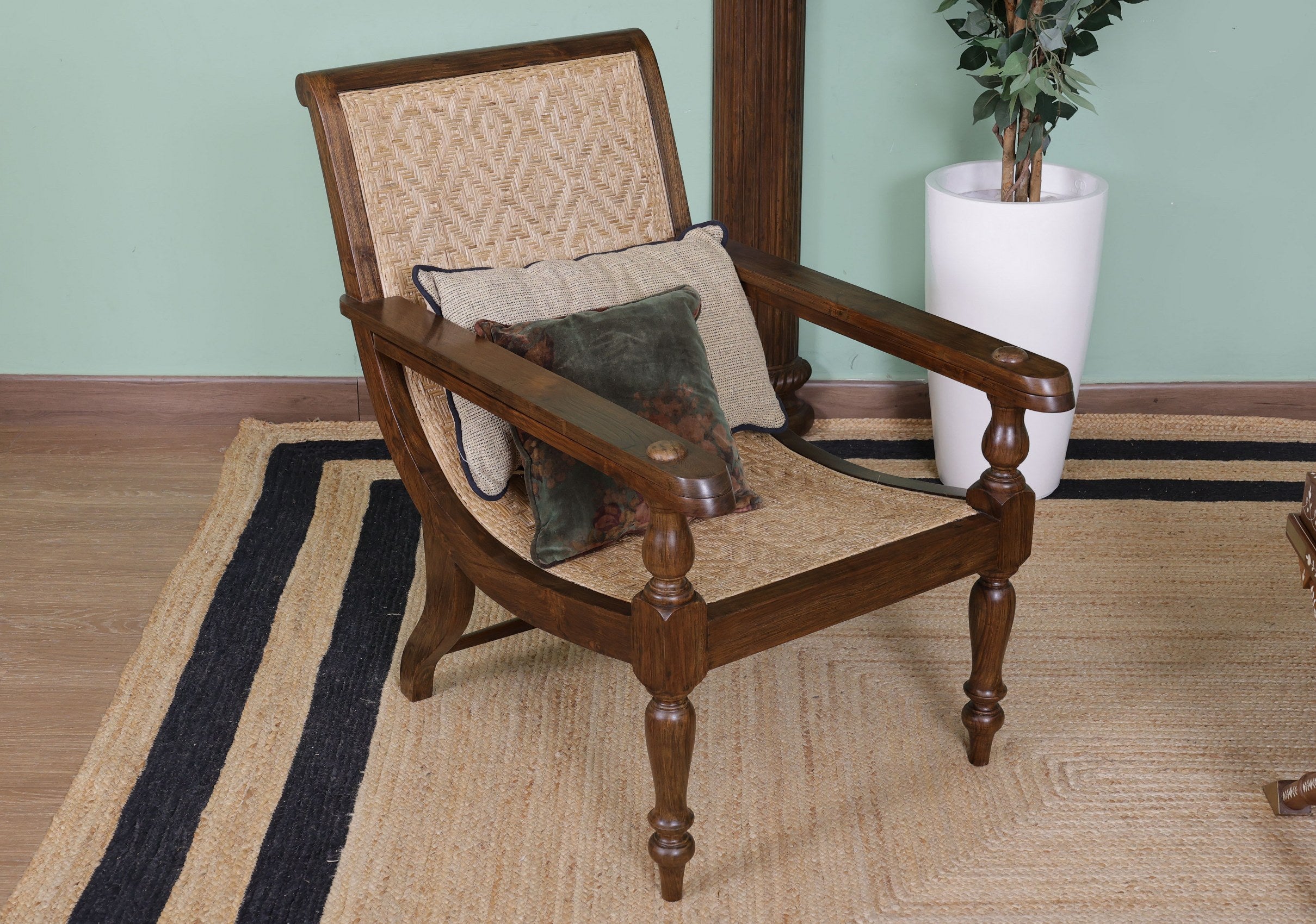 Logan Planters Chair