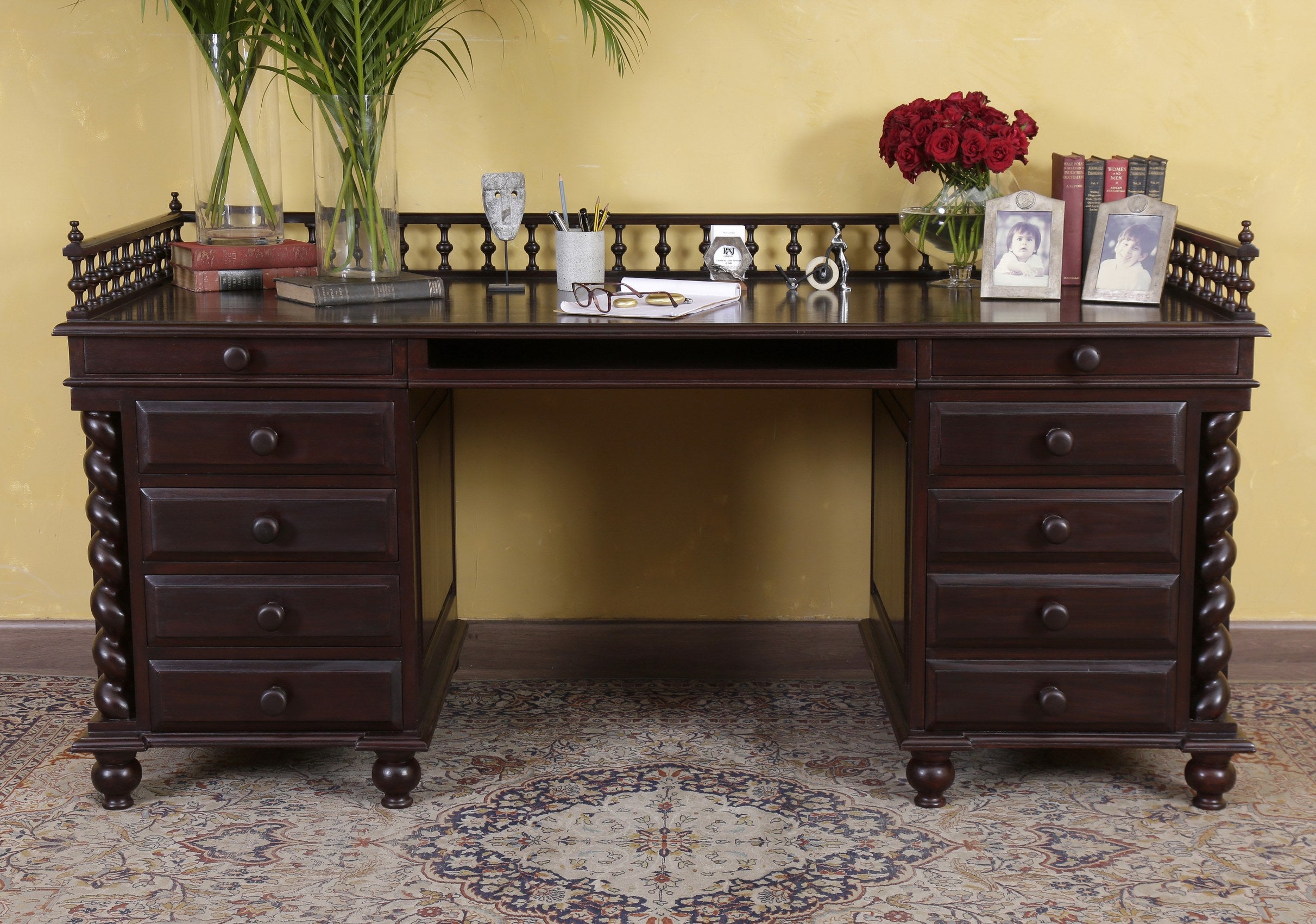 Dennis Gallery Desk