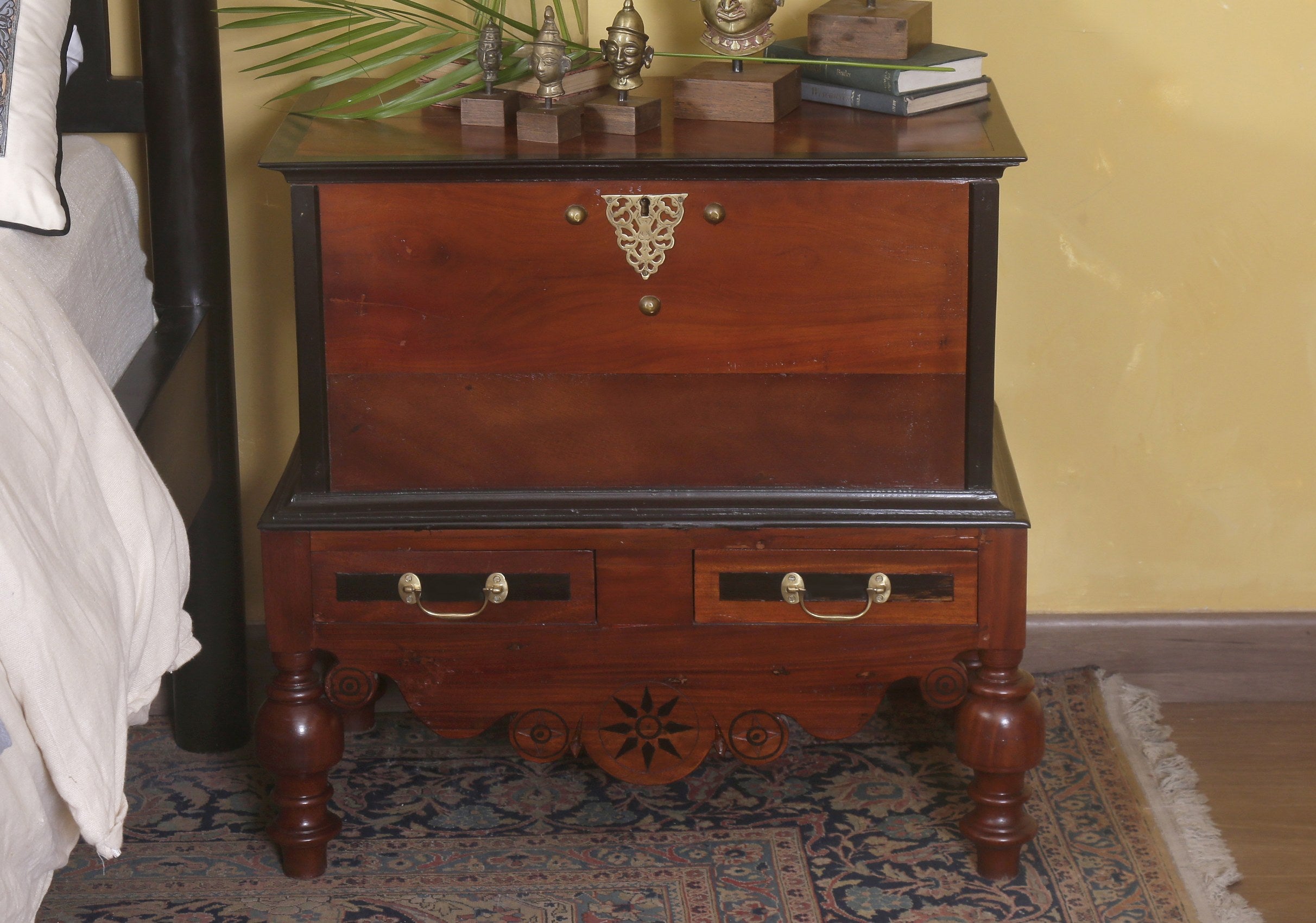 Vans Best Antique Nightstand