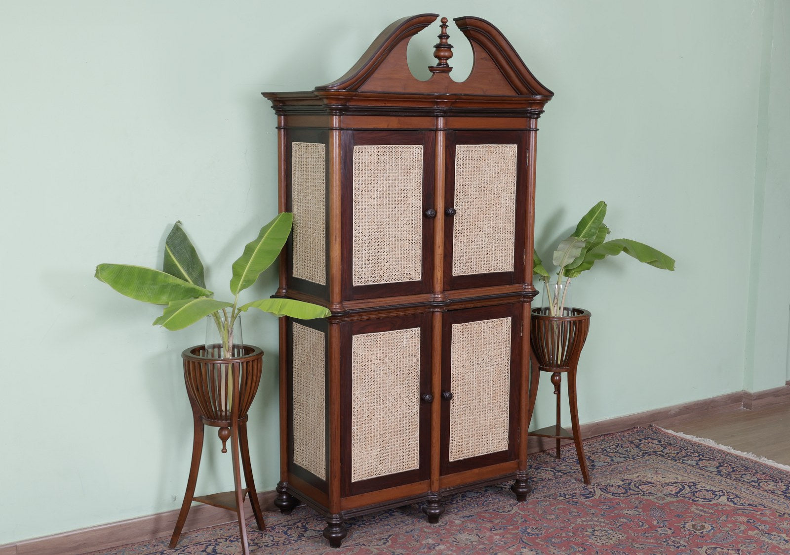Tekin Cabinet