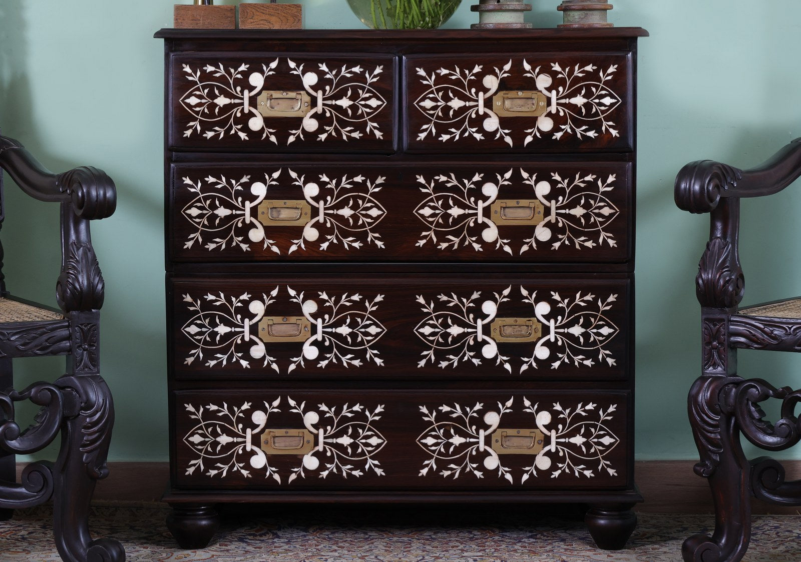 Gysbort Chest of Drawers
