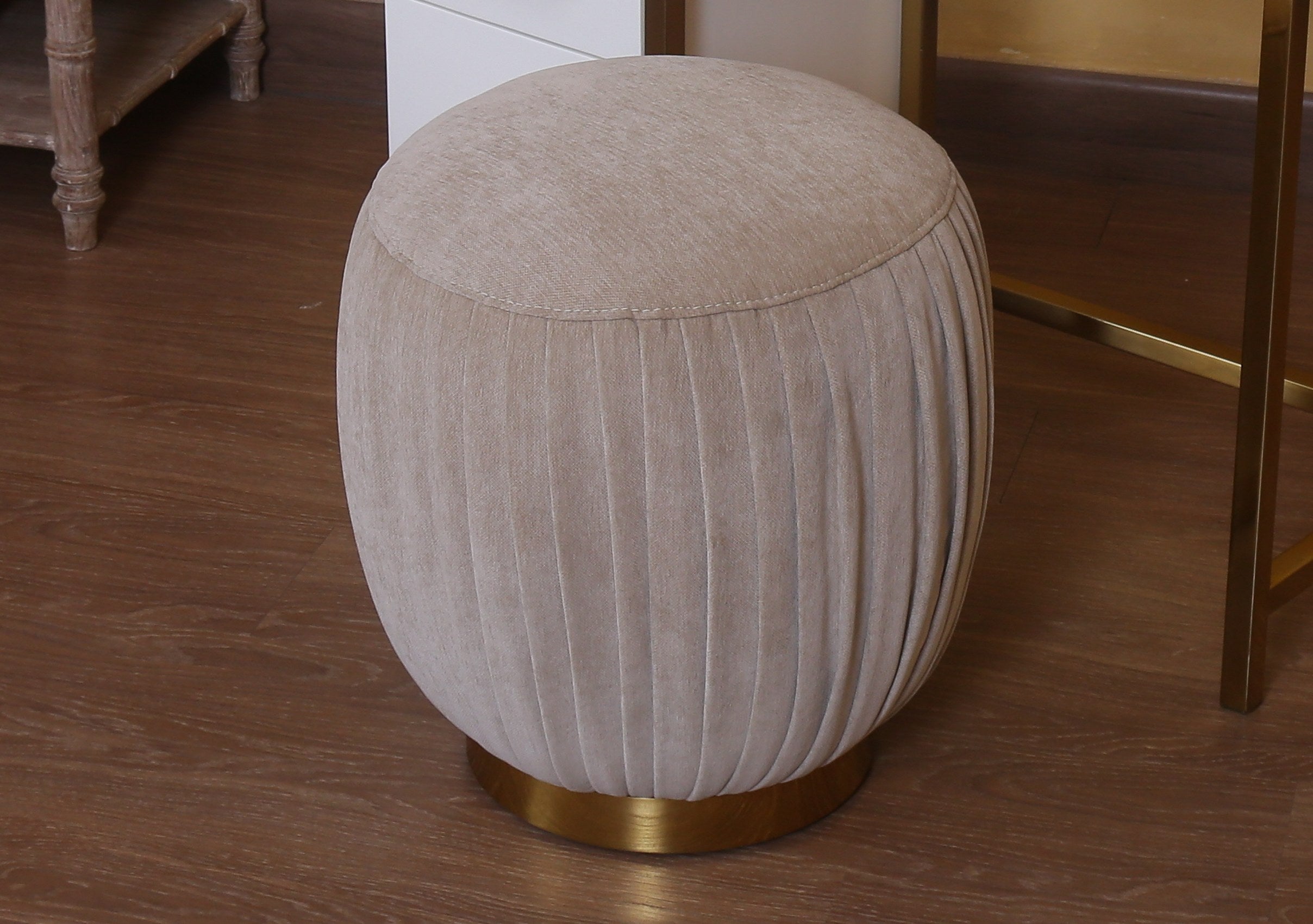 Hanning Stool