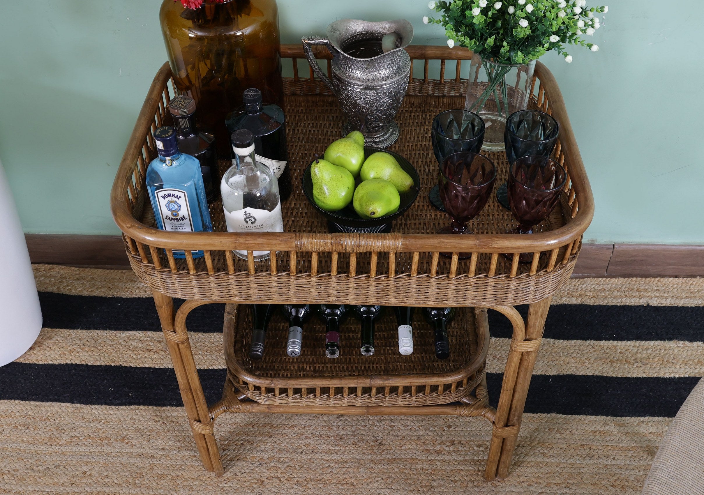 Armigel Table