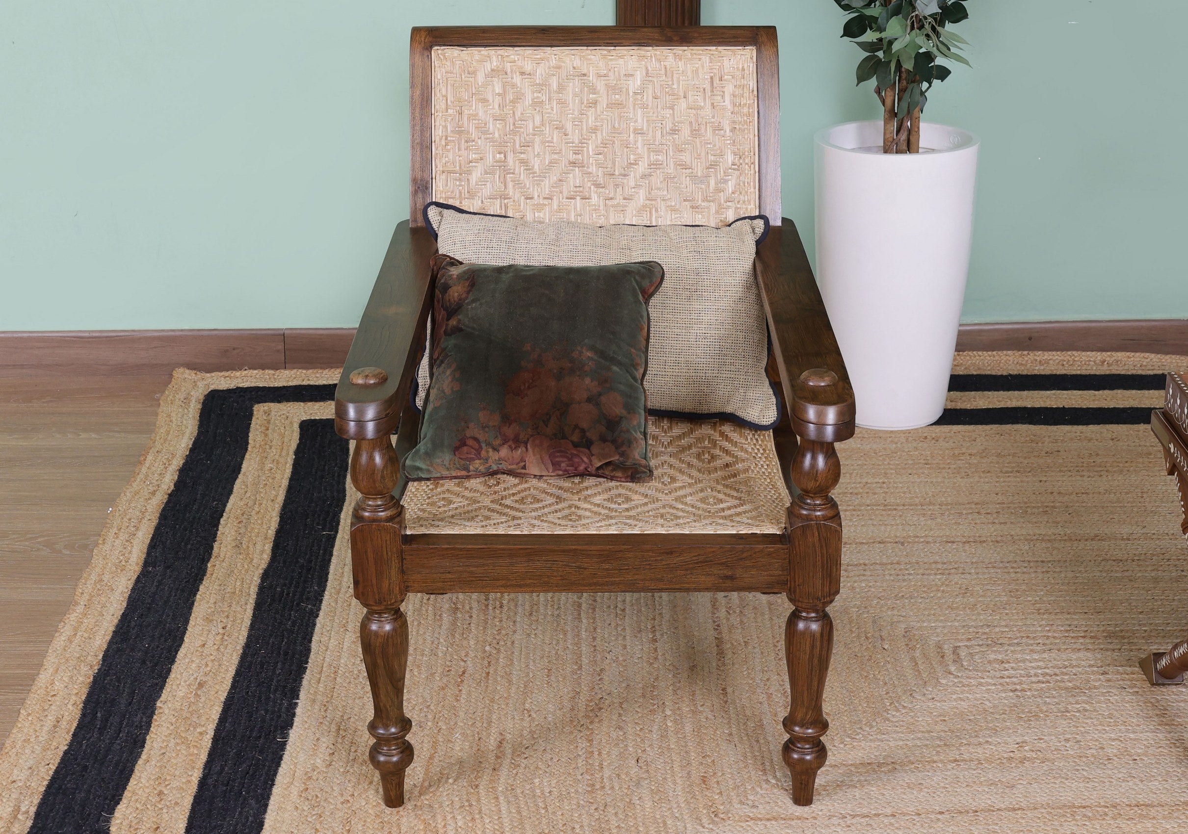 Logan Planters Chair