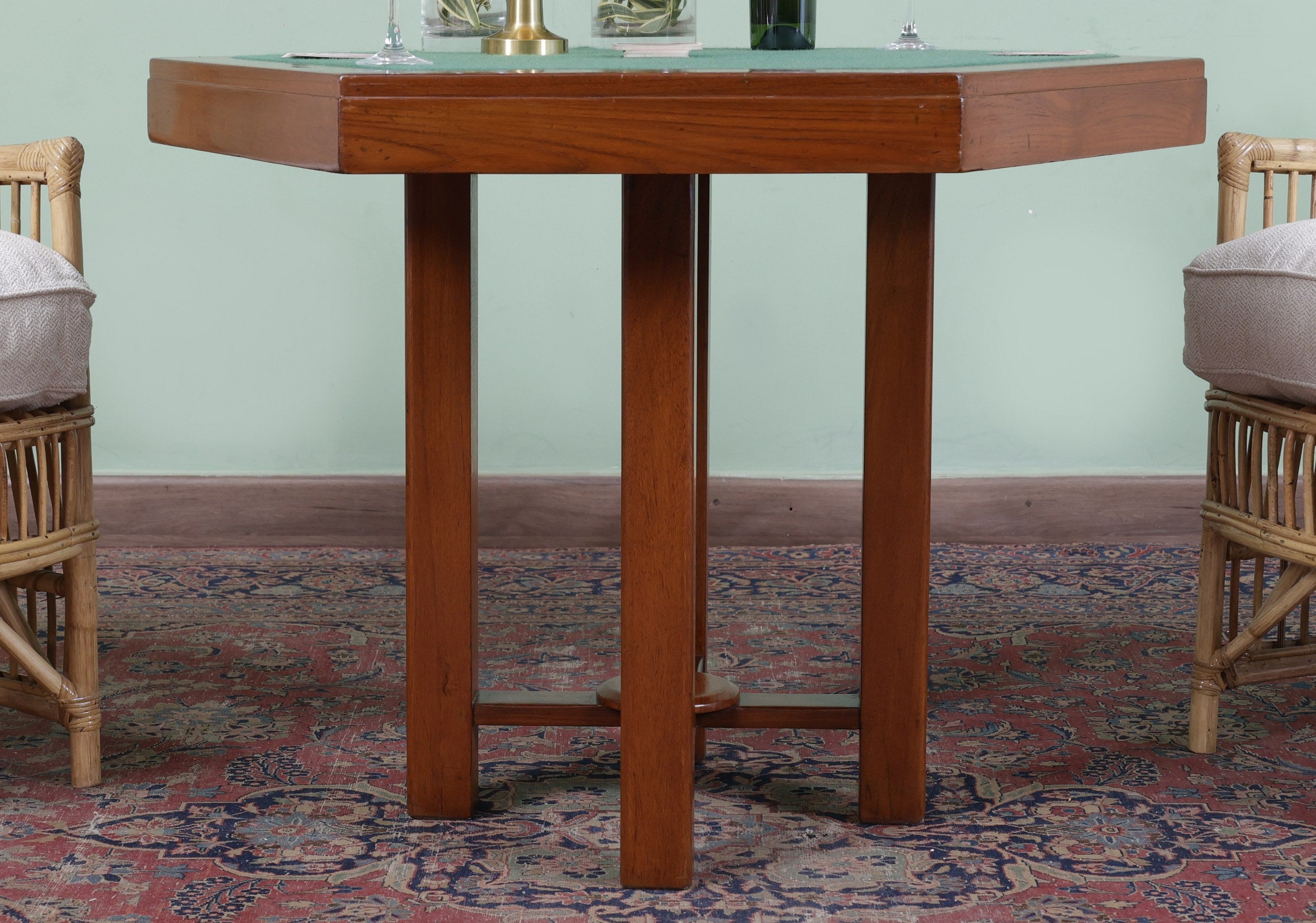 Benitez Game Table