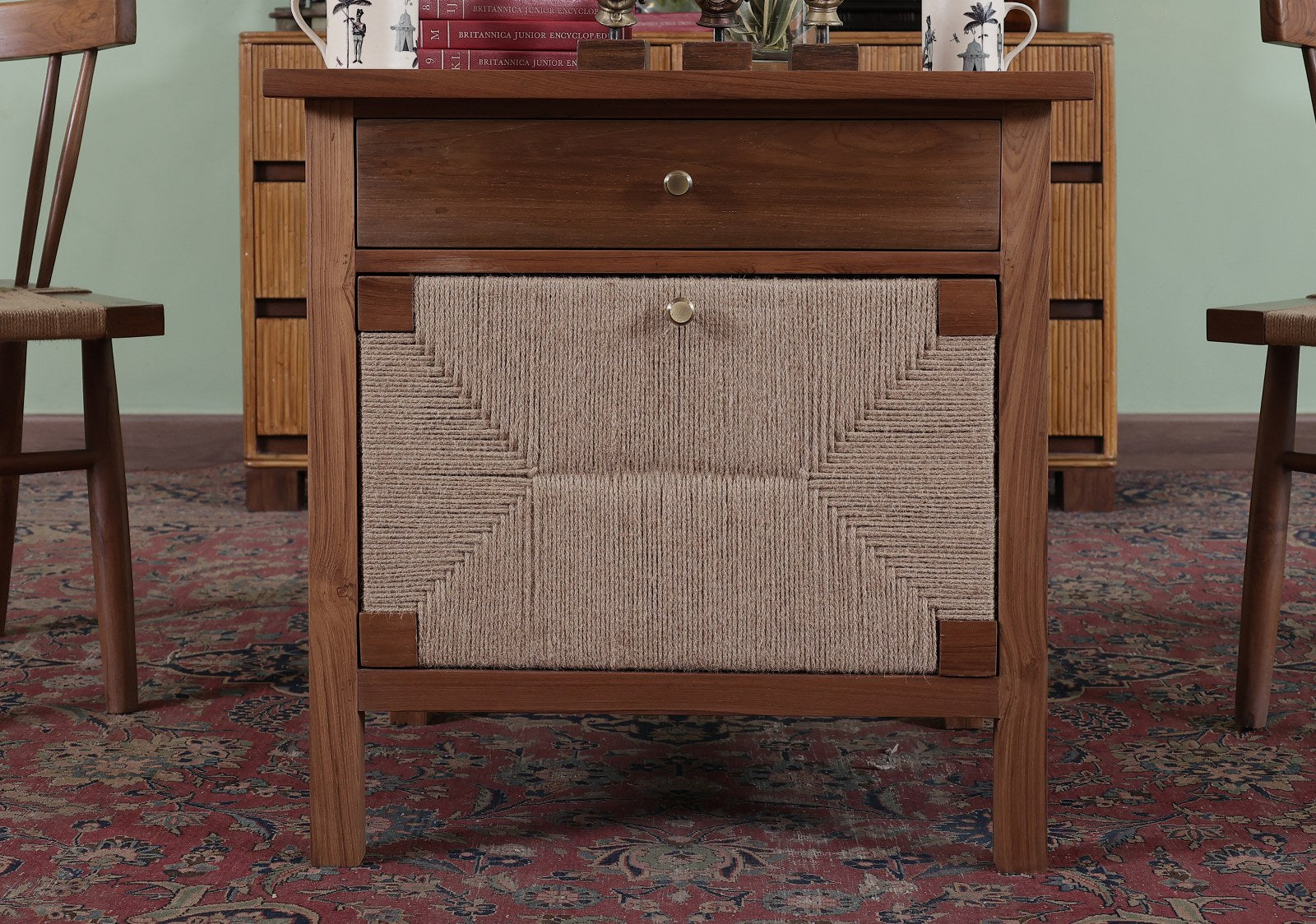 Harvington Table