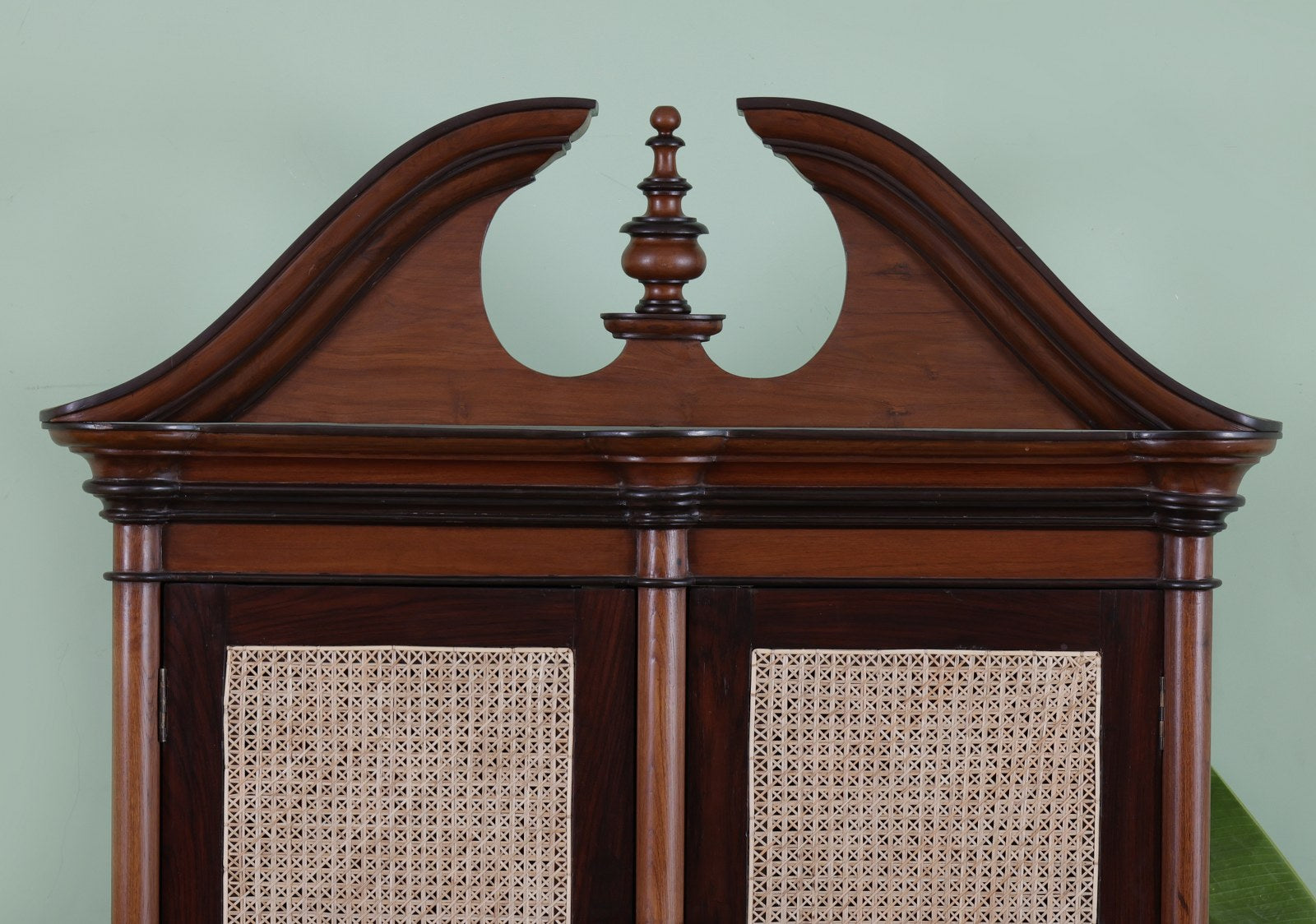 Tekin Cabinet