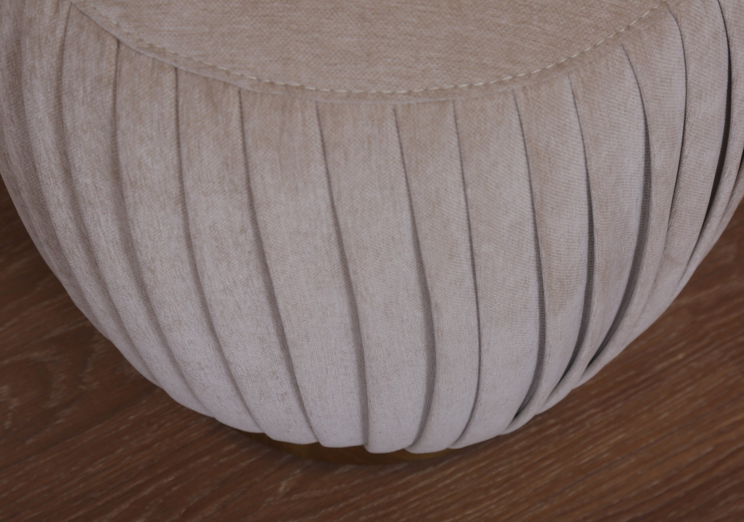 Hanning Stool