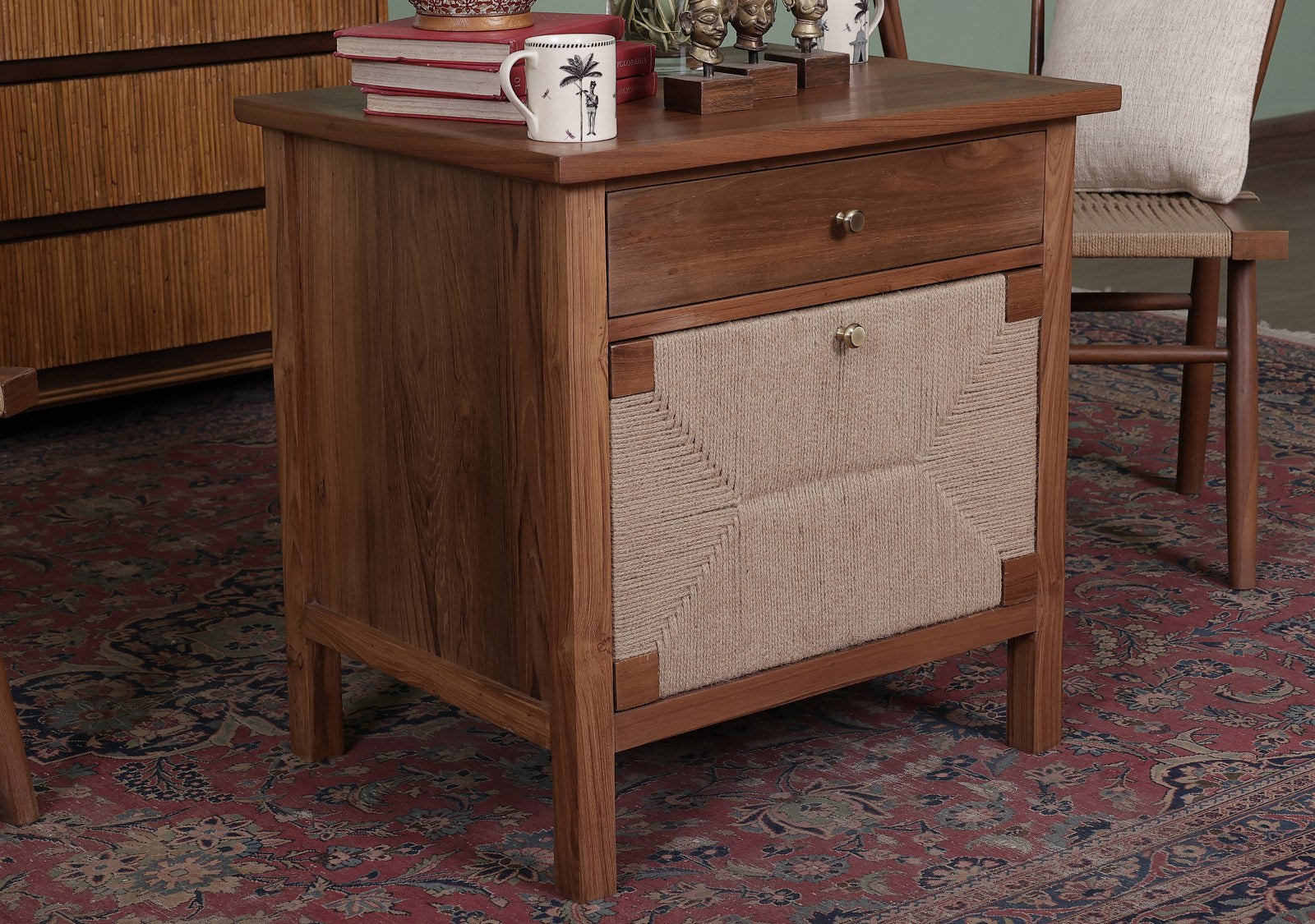 Harvington Table