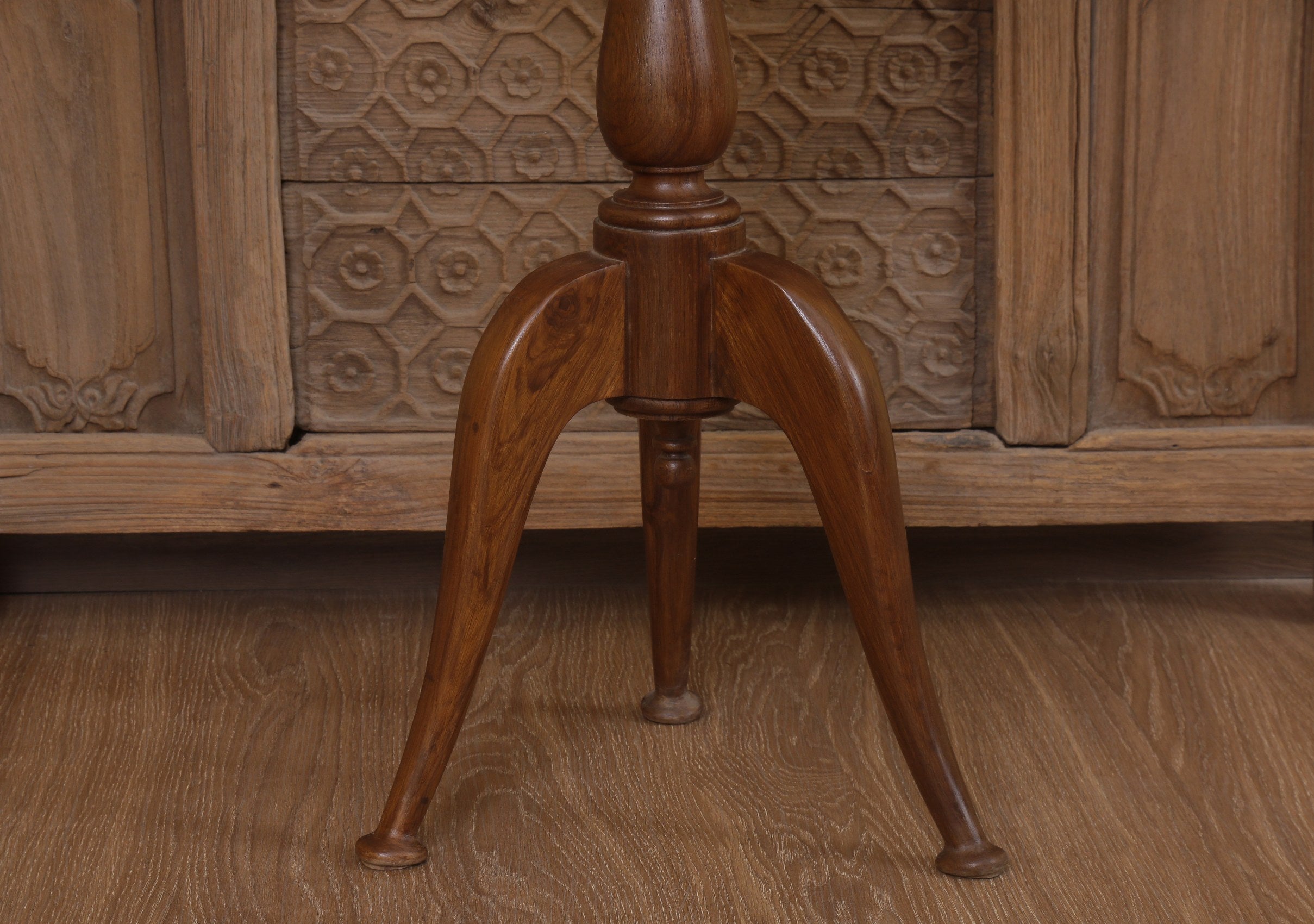 Chelmsford Peg Table