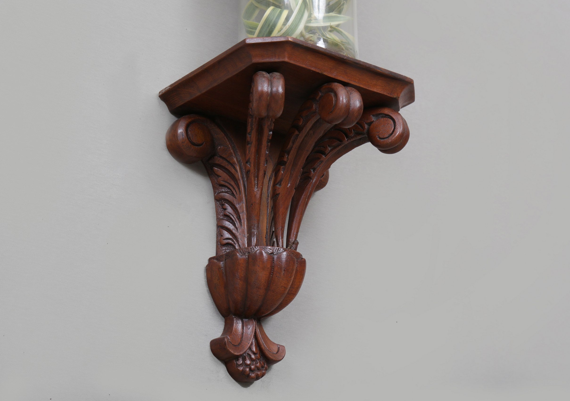 Gabriel Fleur-de-lis Bracket