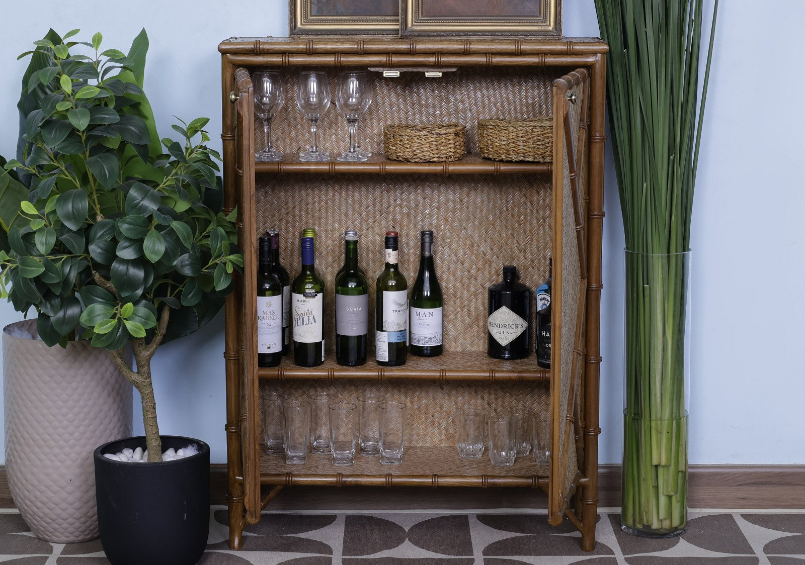 Strawbridge Bar