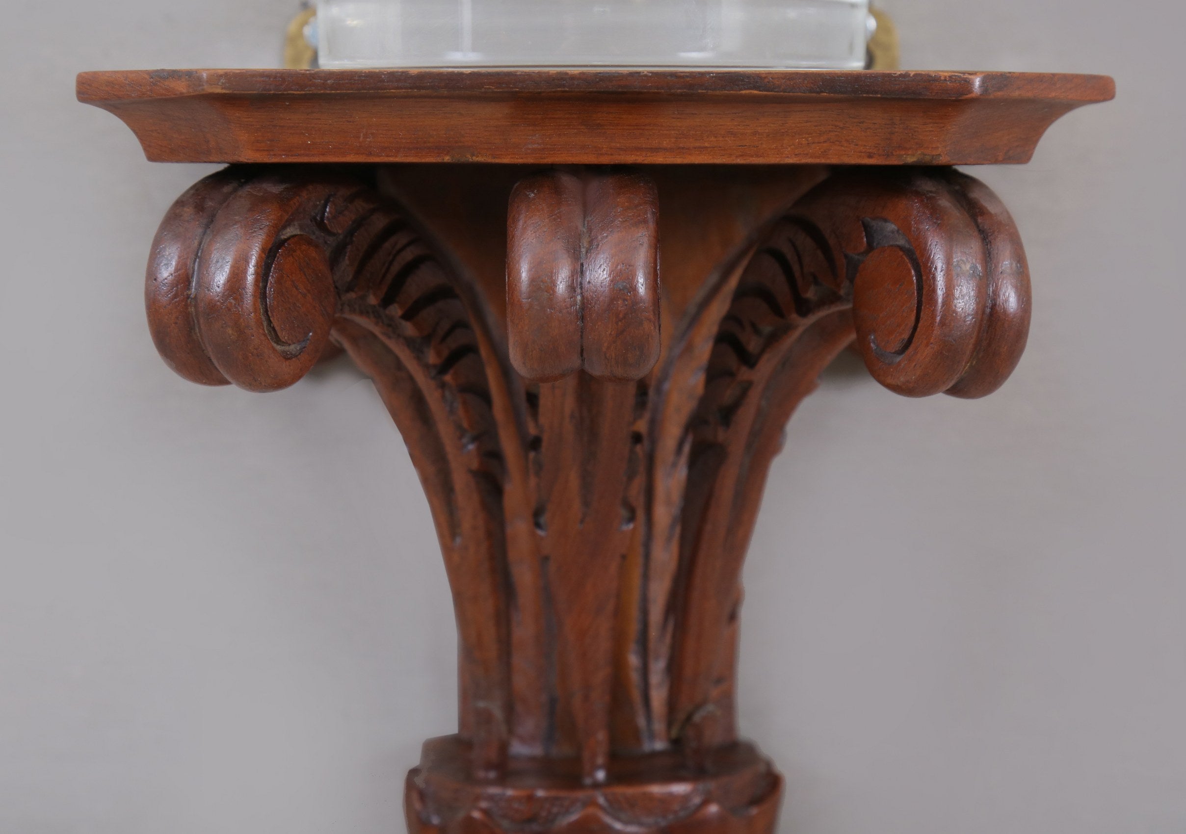 Gabriel Fleur-de-lis Bracket