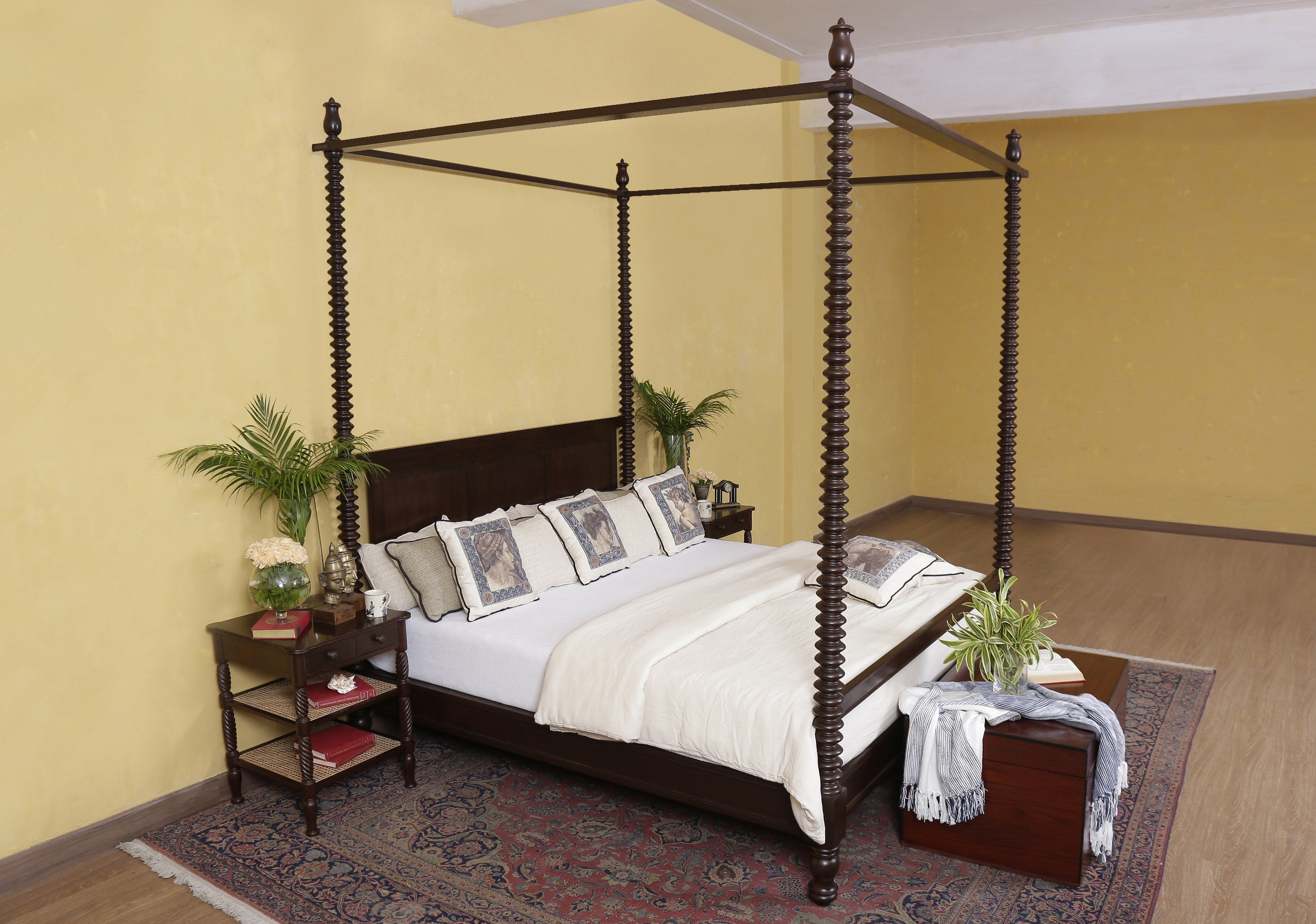 Cayley Poster Bed