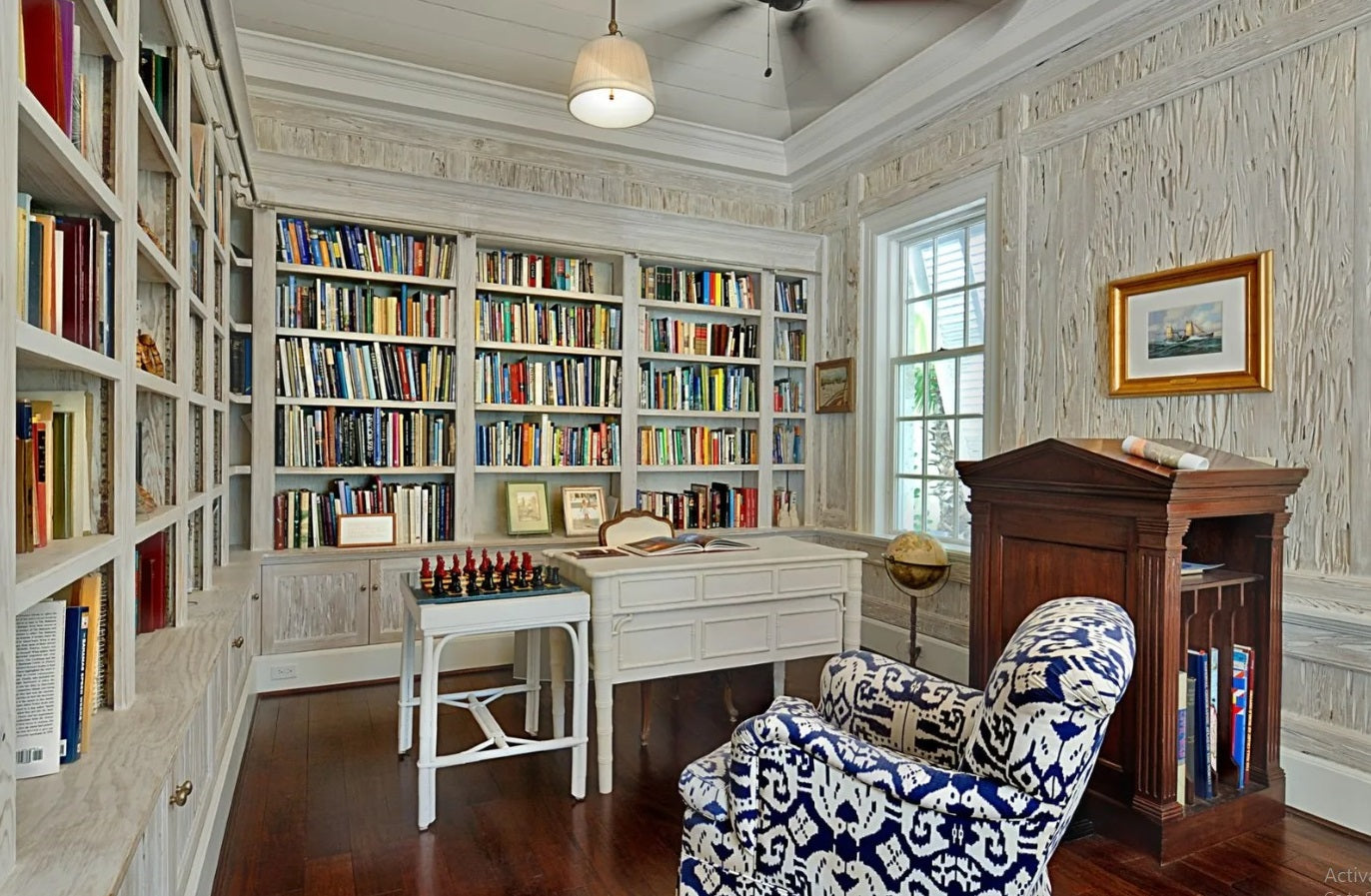 Sophistication meets Home at this Residence in Nassau, Bahamas