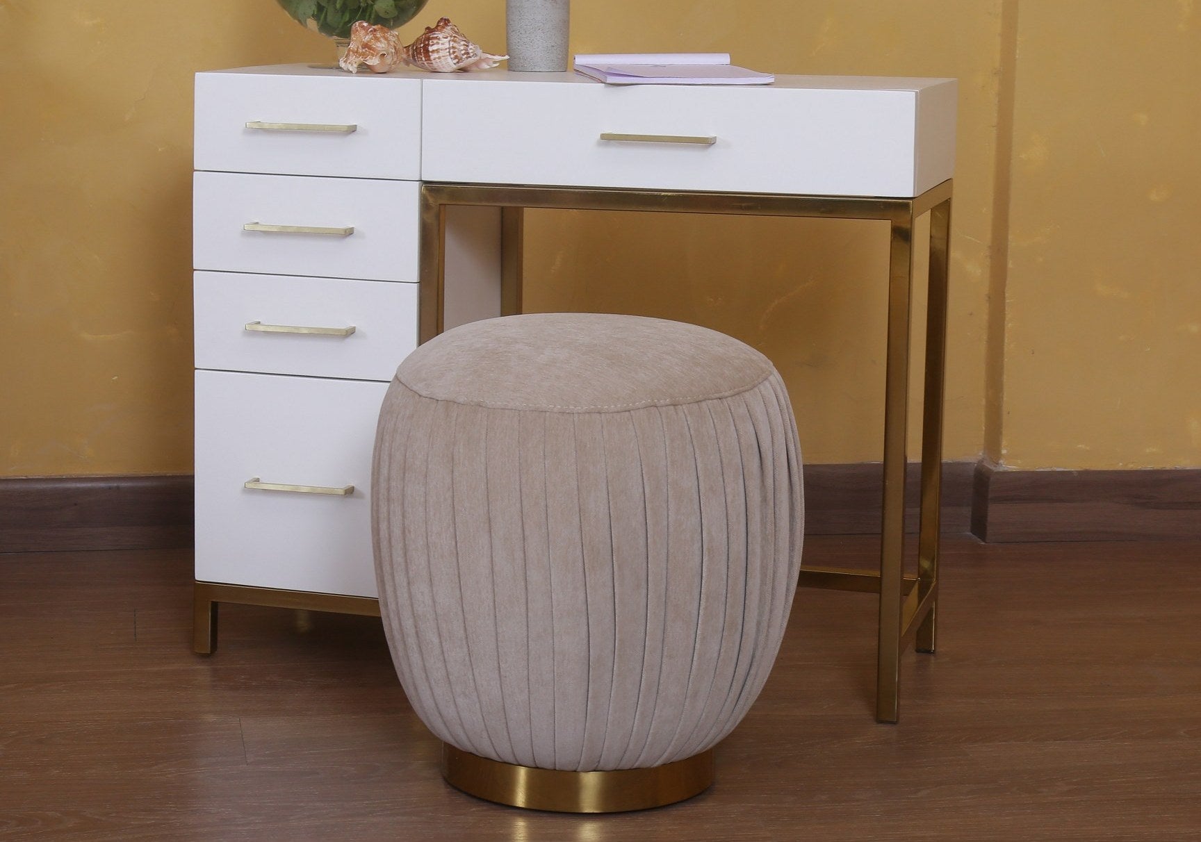 Nathan Desk