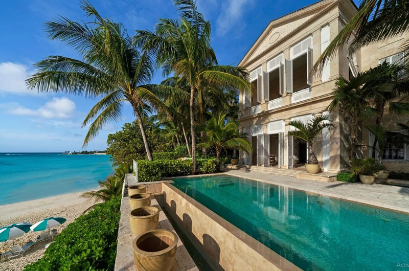 Sophistication meets Home at this Residence in Nassau, Bahamas