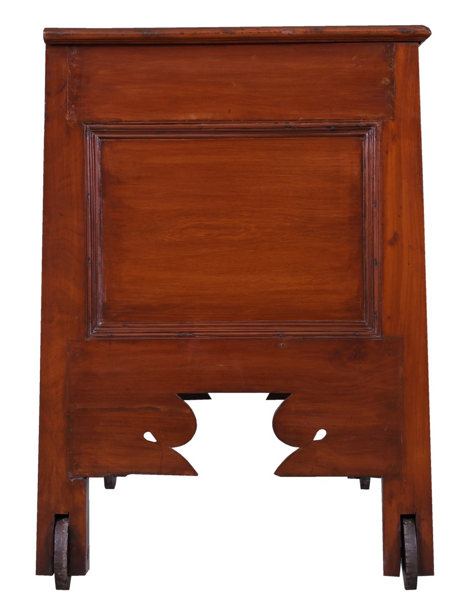 Stigand antique Chest