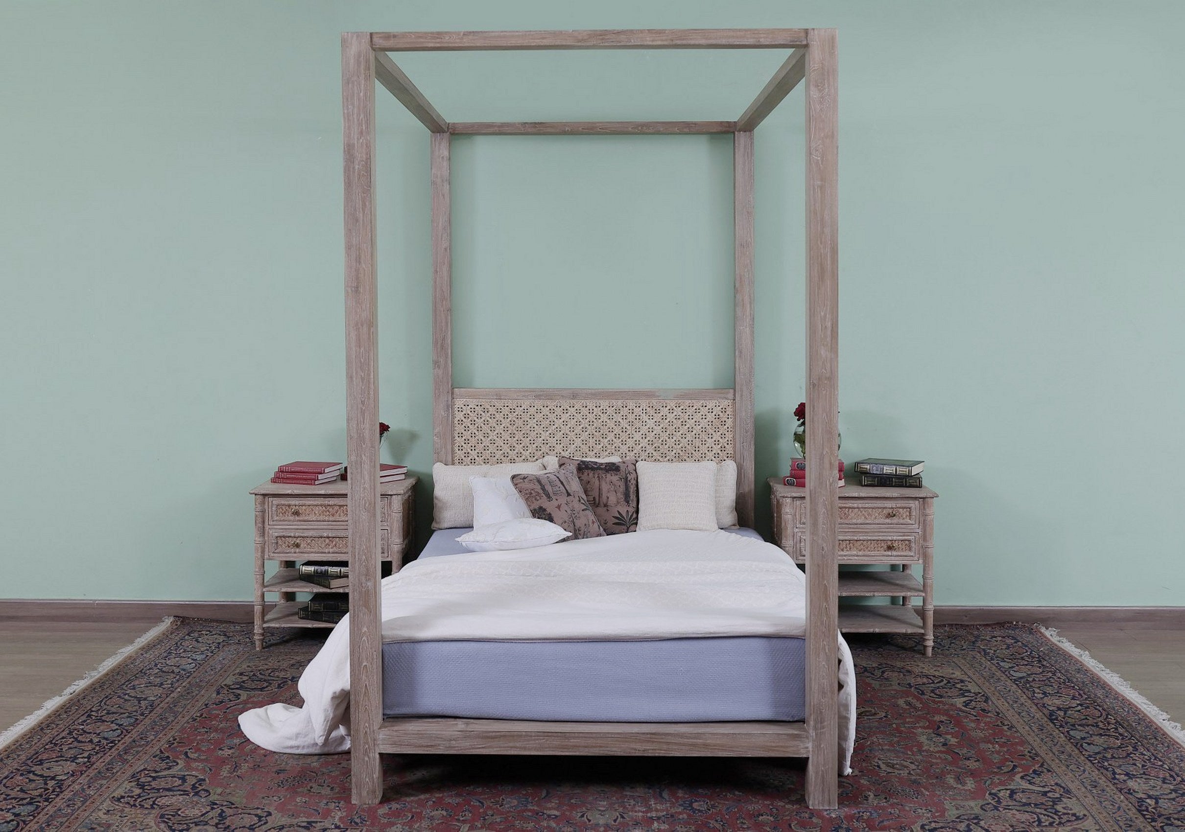 Hamilton Poster Bed