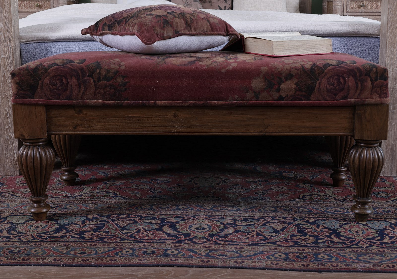 Jaspert Bench