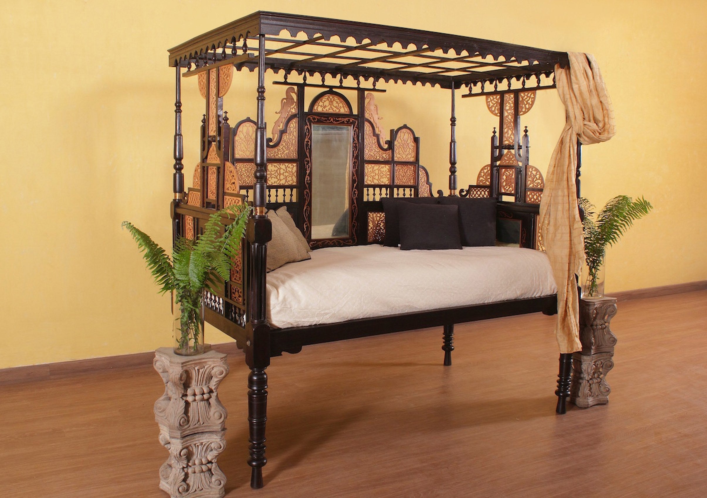 Perowne Antique Day Bed