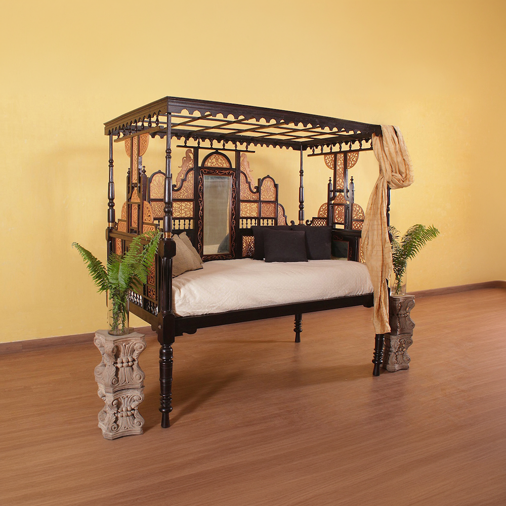 Perowne Antique Day Bed