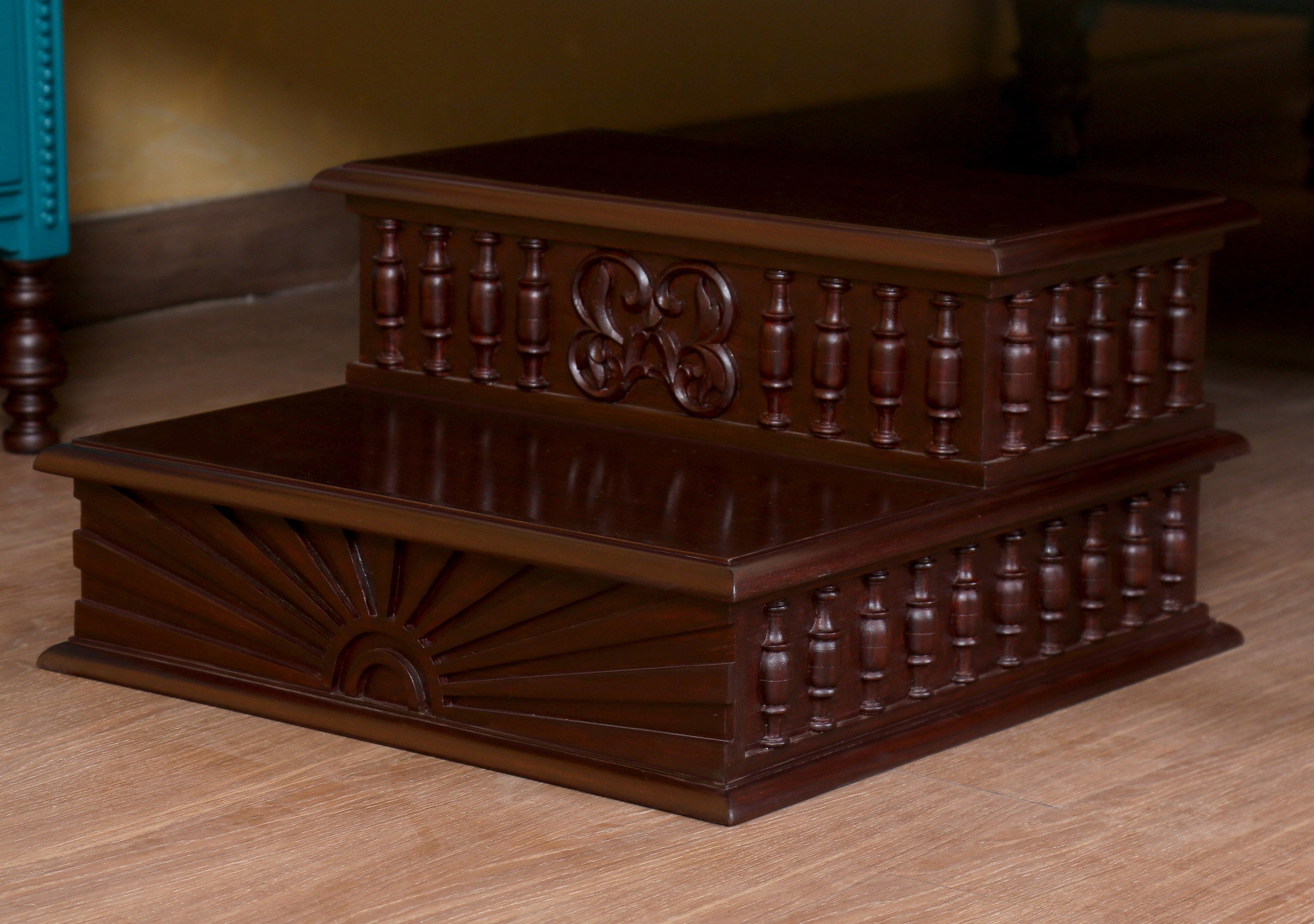 Berends Step Stool