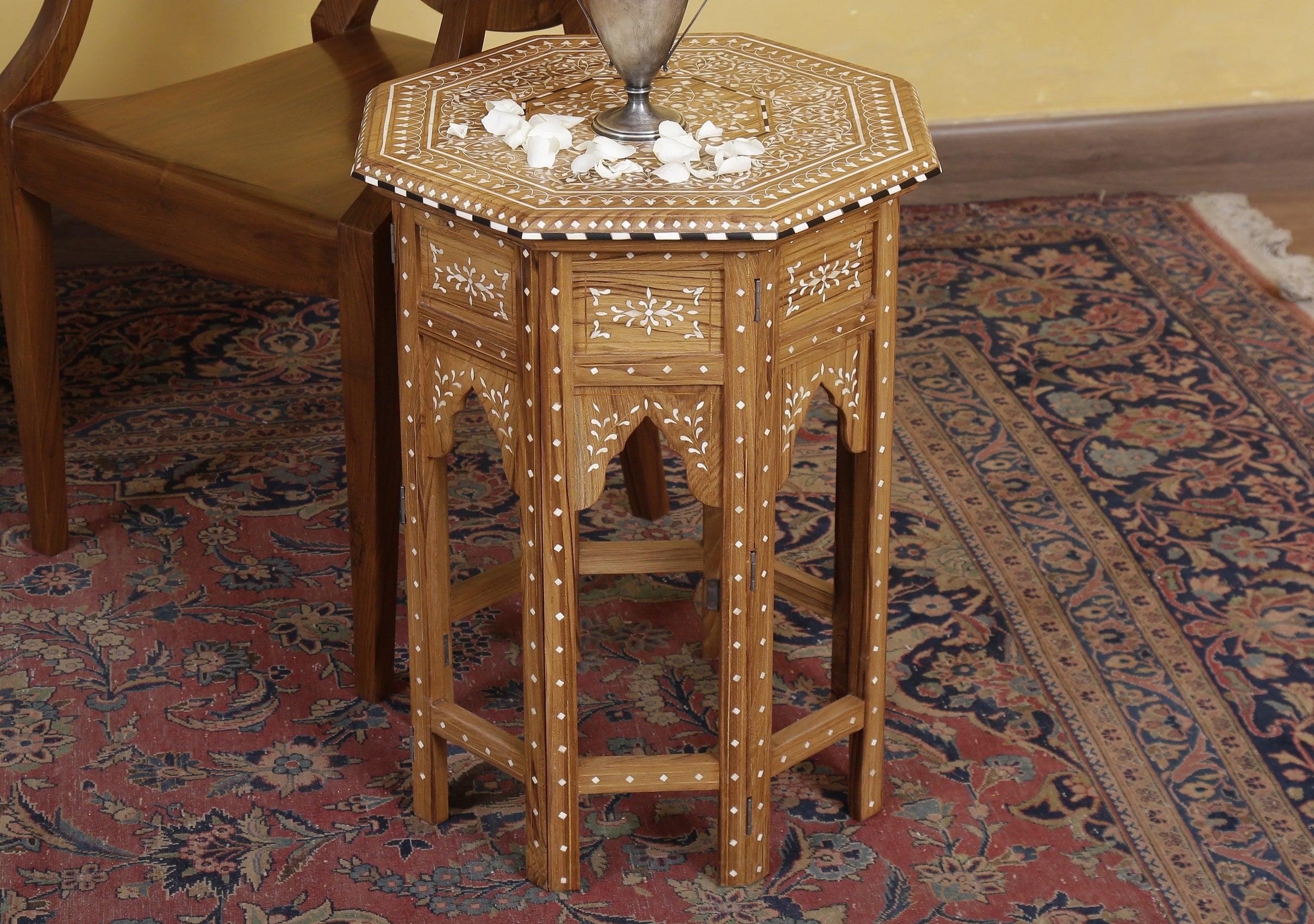 Leybourne Table
